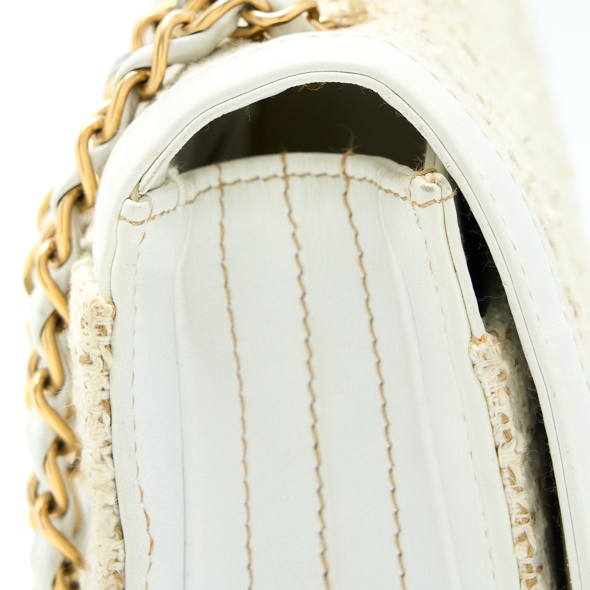 CHANEL VINTAGE FLAP BAG TWEED / LEATHER WHITE GHW