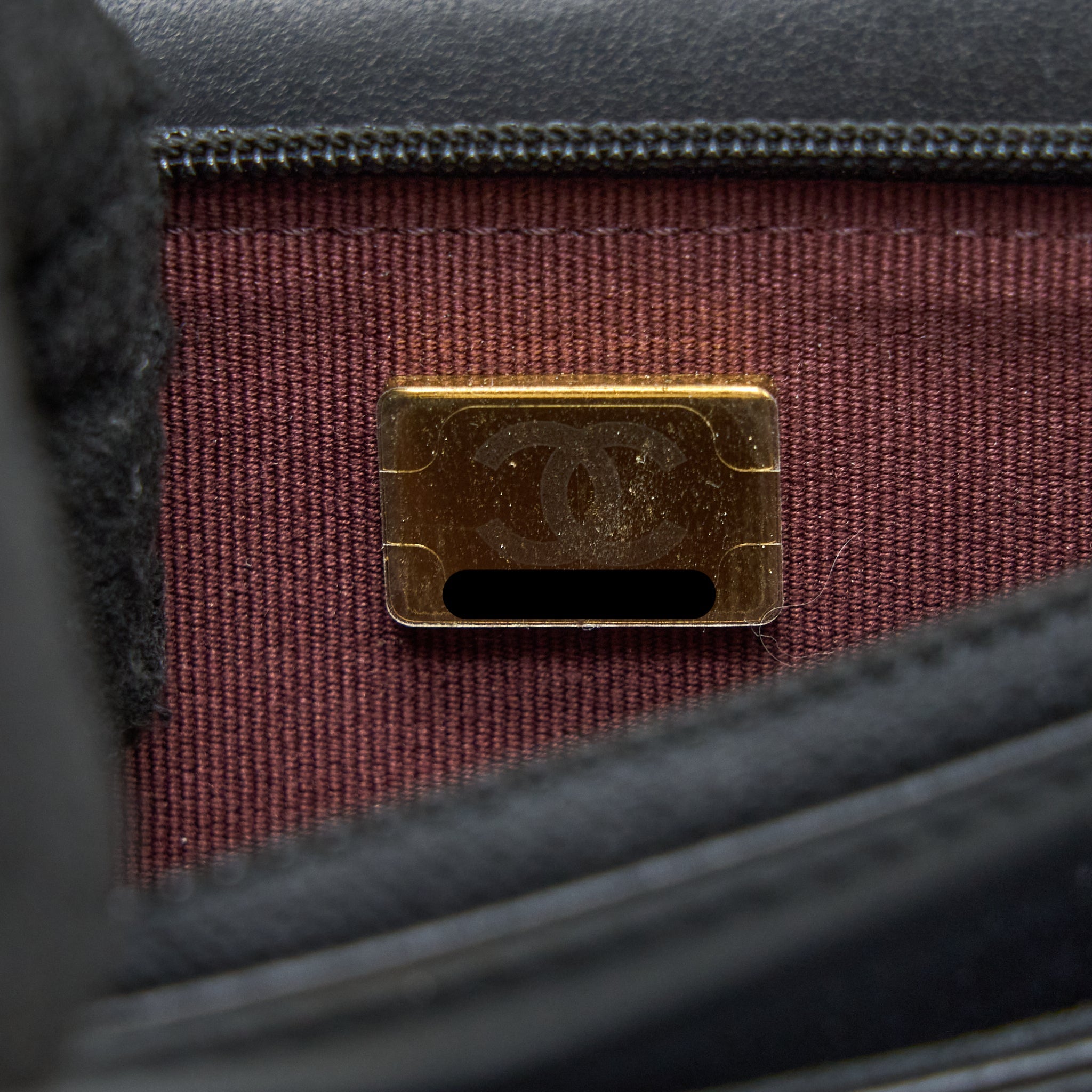 CHANEL 2.55 REISSUE WALLET ON CHAIN CHEVRON AGED CALFSKIN BLACK BRUSHED GHW (MICROCHIP)