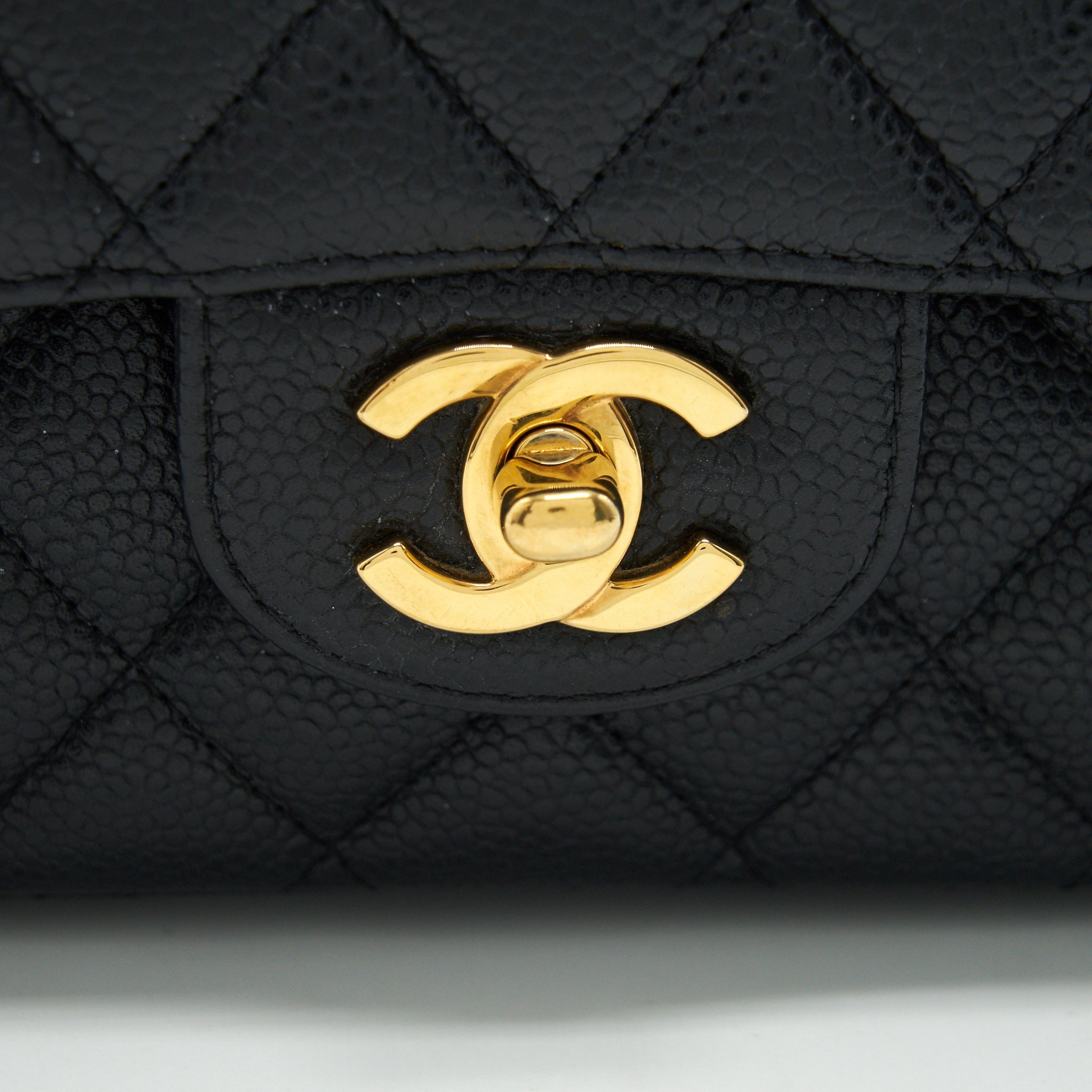 CHANEL CLASSIC DOUBLE FLAP MEDIUM 25CM CAVIAR BLACK GHW