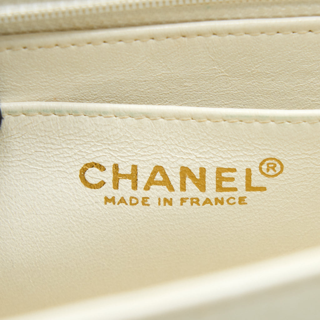 CHANEL VINTAGE FLAP BAG TWEED / LEATHER WHITE GHW