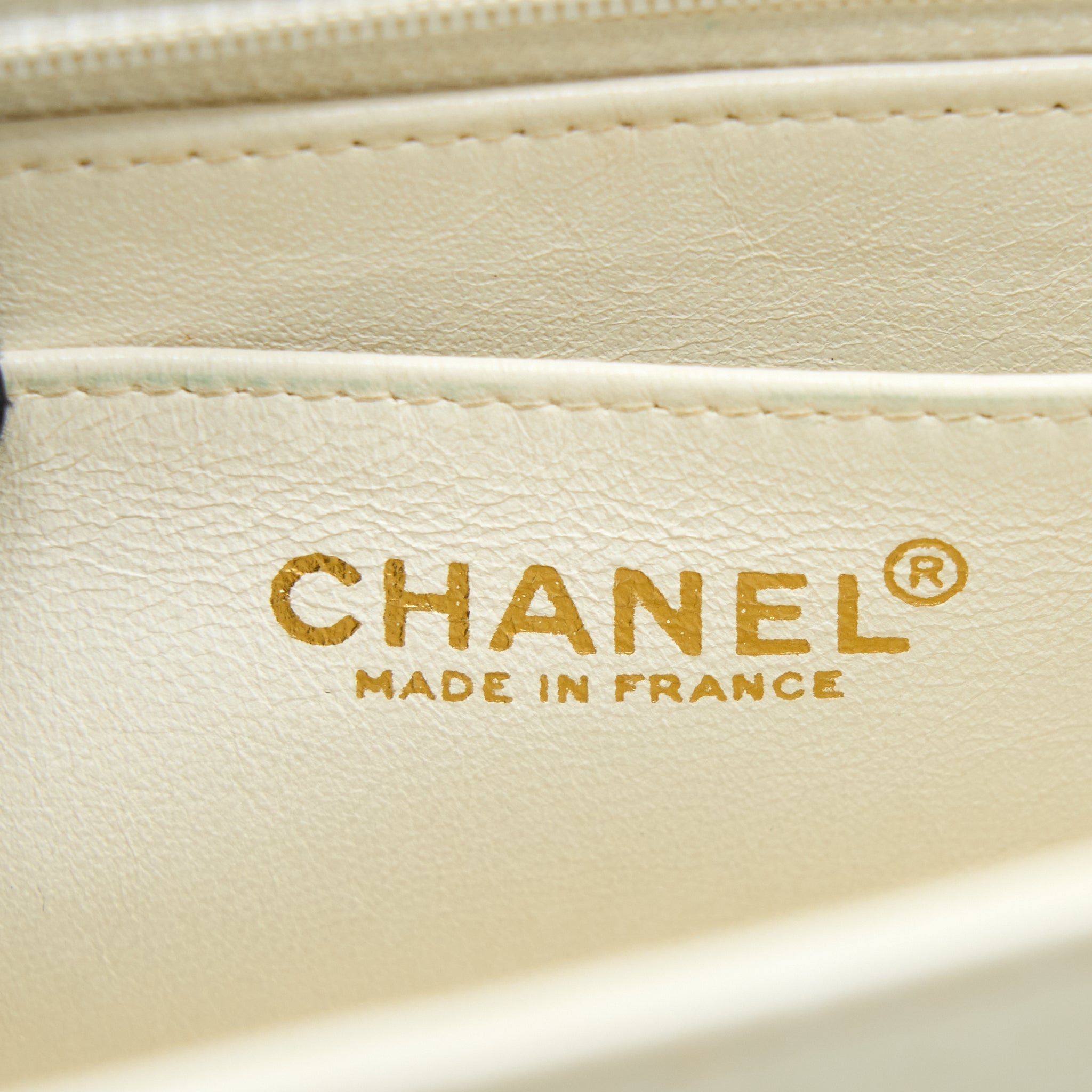 CHANEL VINTAGE FLAP BAG TWEED / LEATHER WHITE GHW