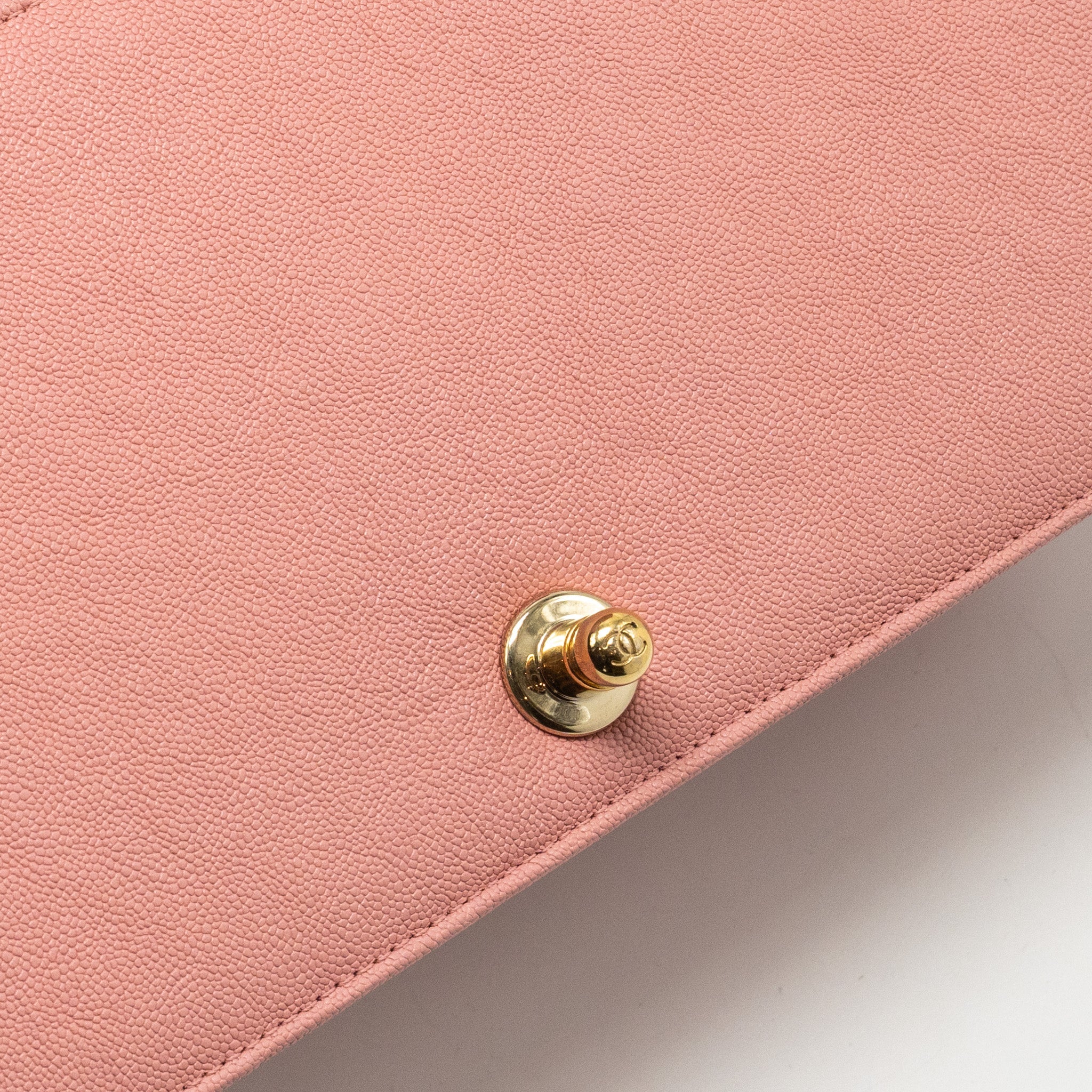 CHANEL MEDIUM BOY BAG CAVIAR PINK LGHW