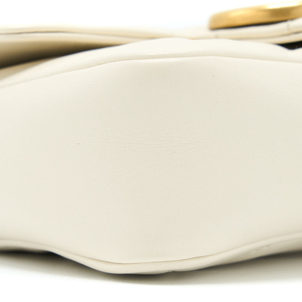 GUCCI GG MARMONT SUPER MINI BAG MATELASSÉ WHITE BRUSHED GHW