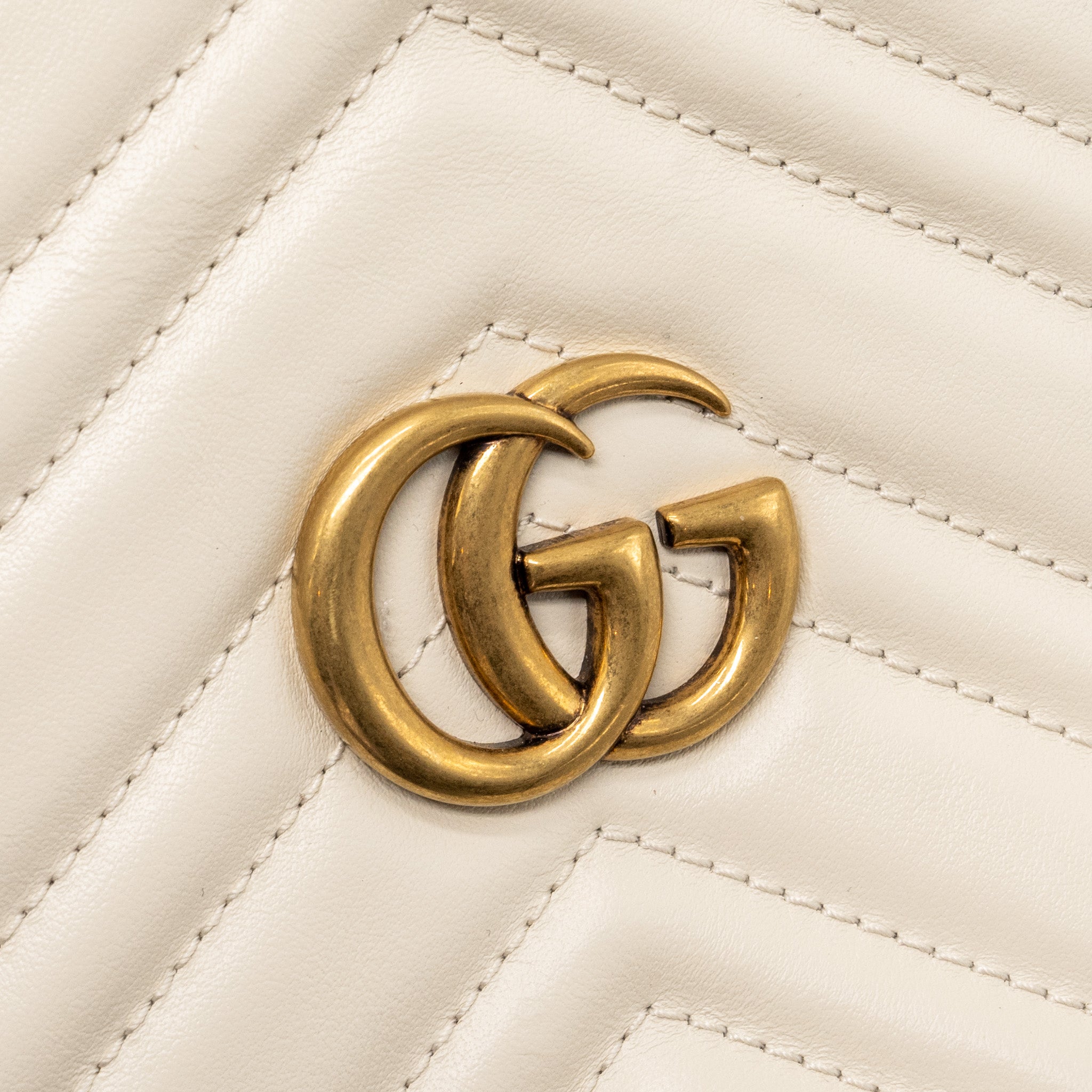 GUCCI GG MARMONT MINI BUCKET BAG CALFSKIN WHITE GHW