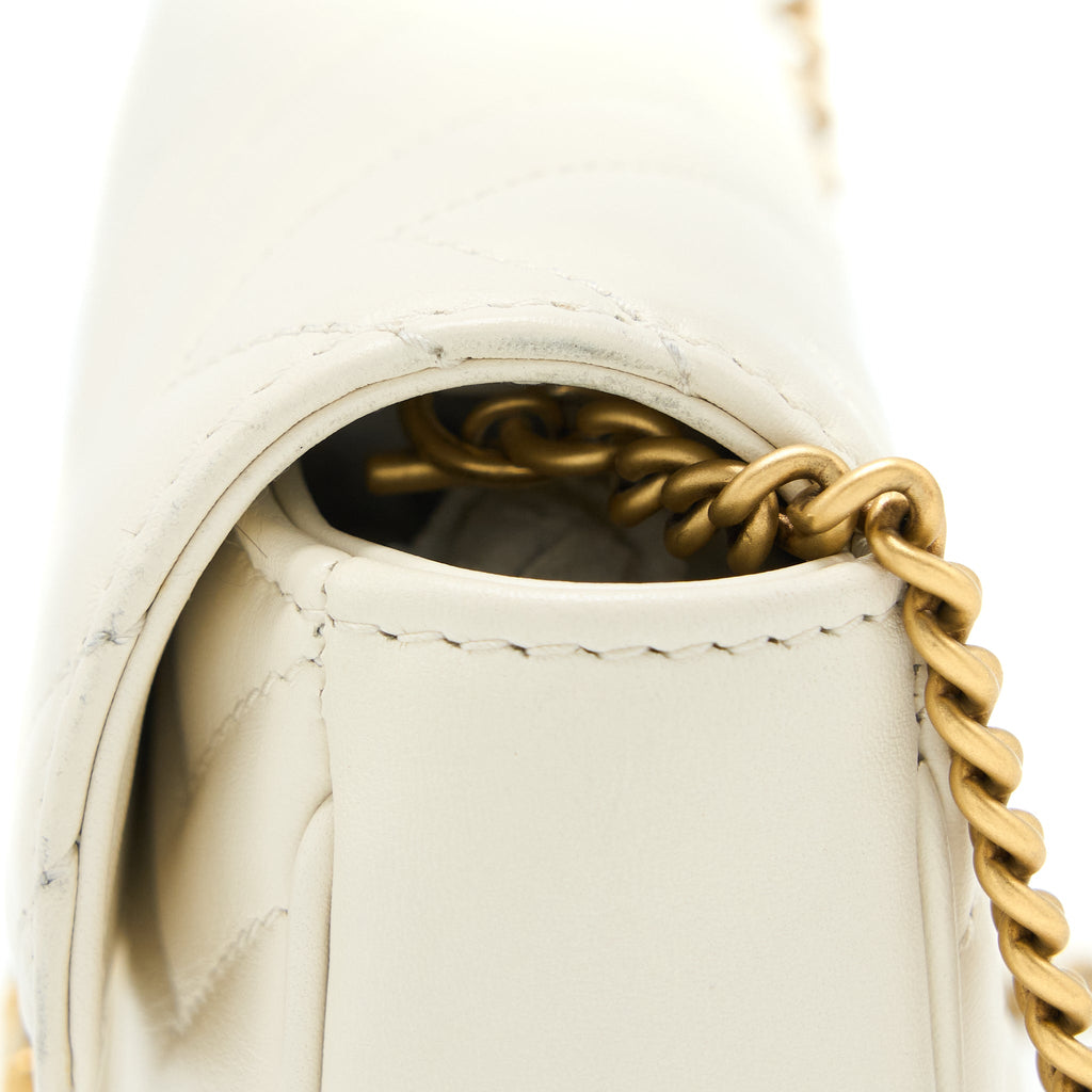 GUCCI GG MARMONT SUPER MINI BAG MATELASSÉ WHITE BRUSHED GHW