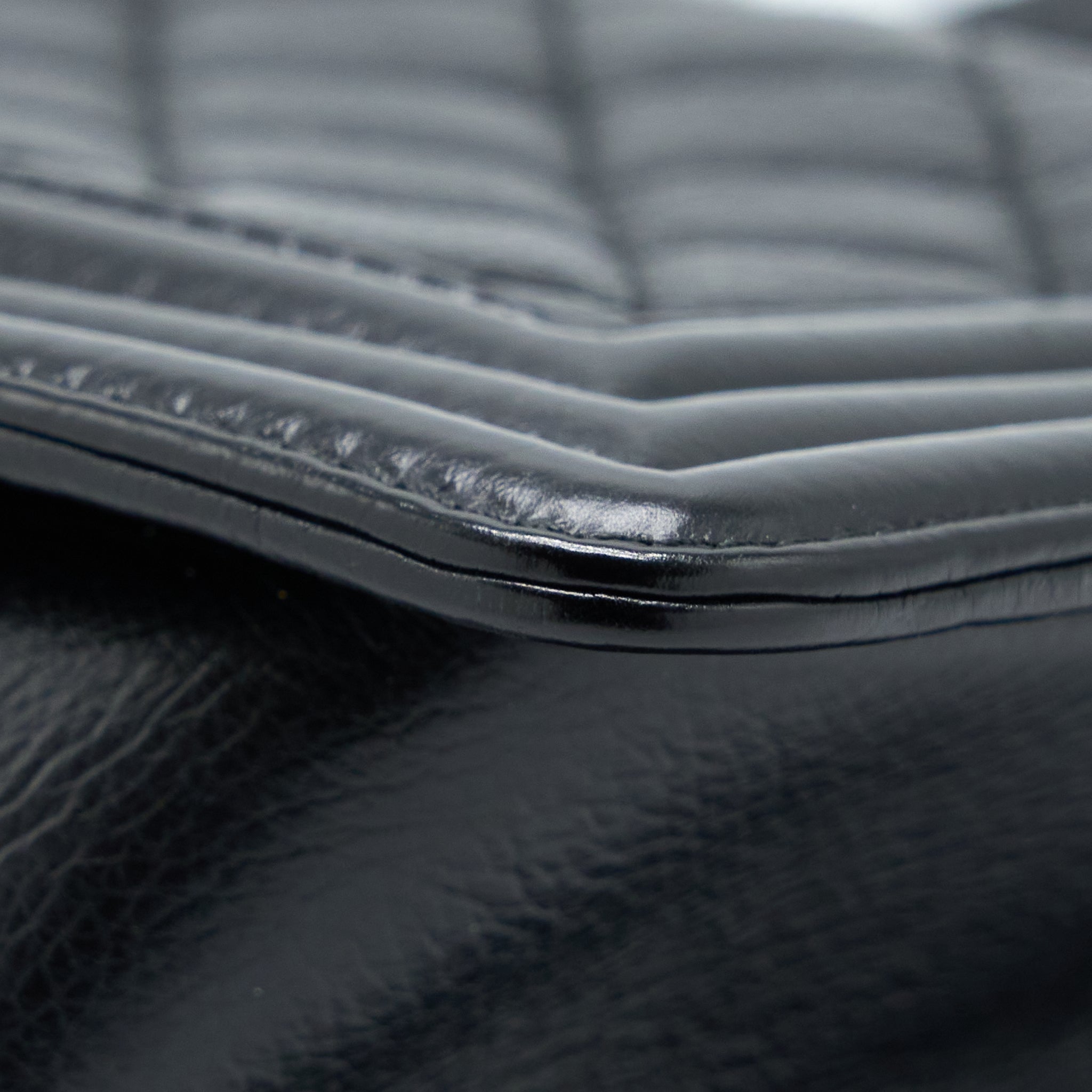 CHANEL MEDIUM BOY BAG GOATHAIR/CALFSKIN BLACK GHW