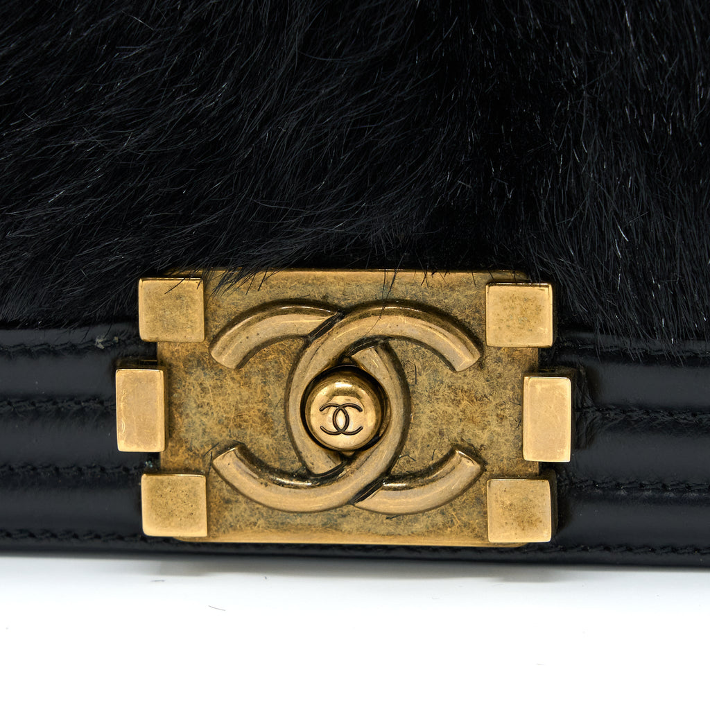 CHANEL MEDIUM BOY BAG GOATHAIR/CALFSKIN BLACK GHW