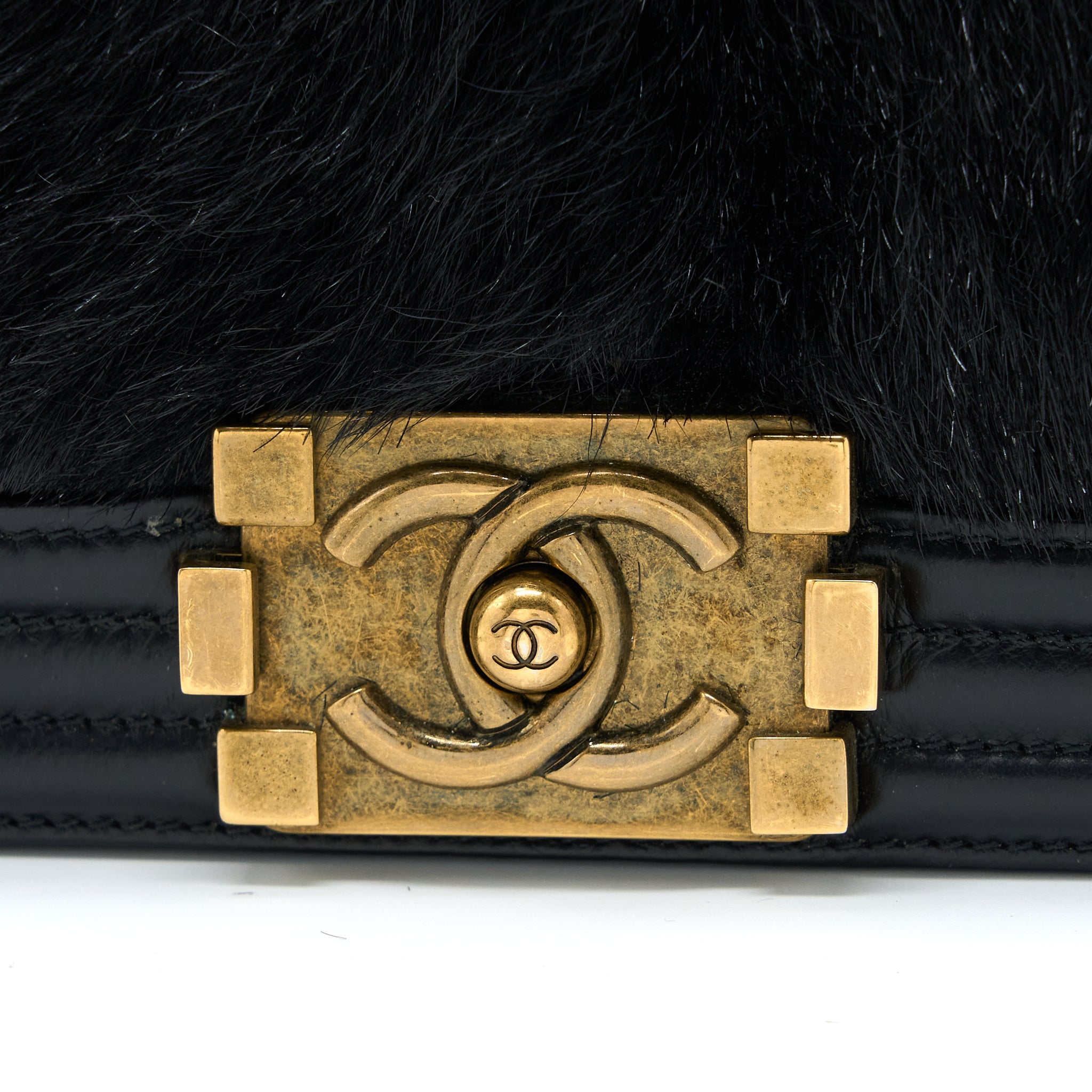 CHANEL MEDIUM BOY BAG GOATHAIR/CALFSKIN BLACK GHW