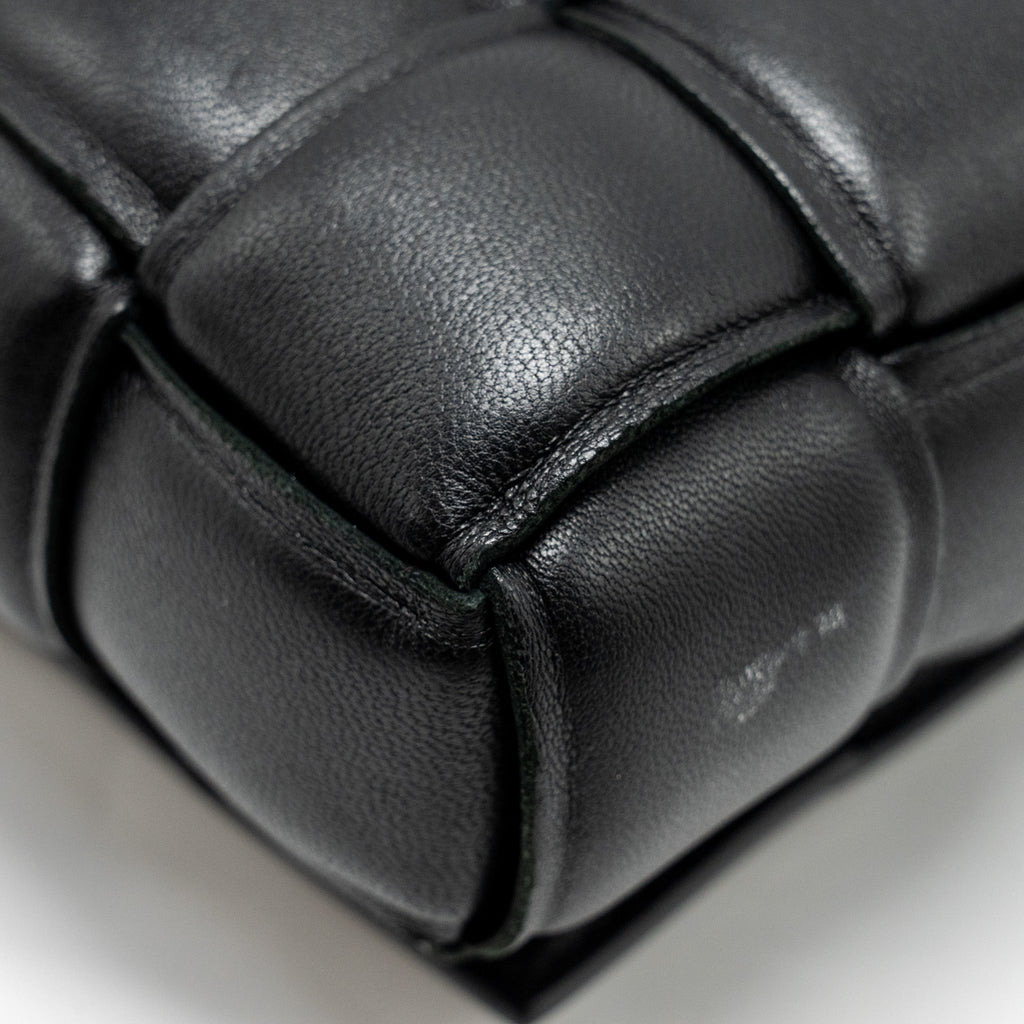 BOTTEGA VENETA SMALL PADDED CASSETTE BAG LAMBSKIN BLACK GHW