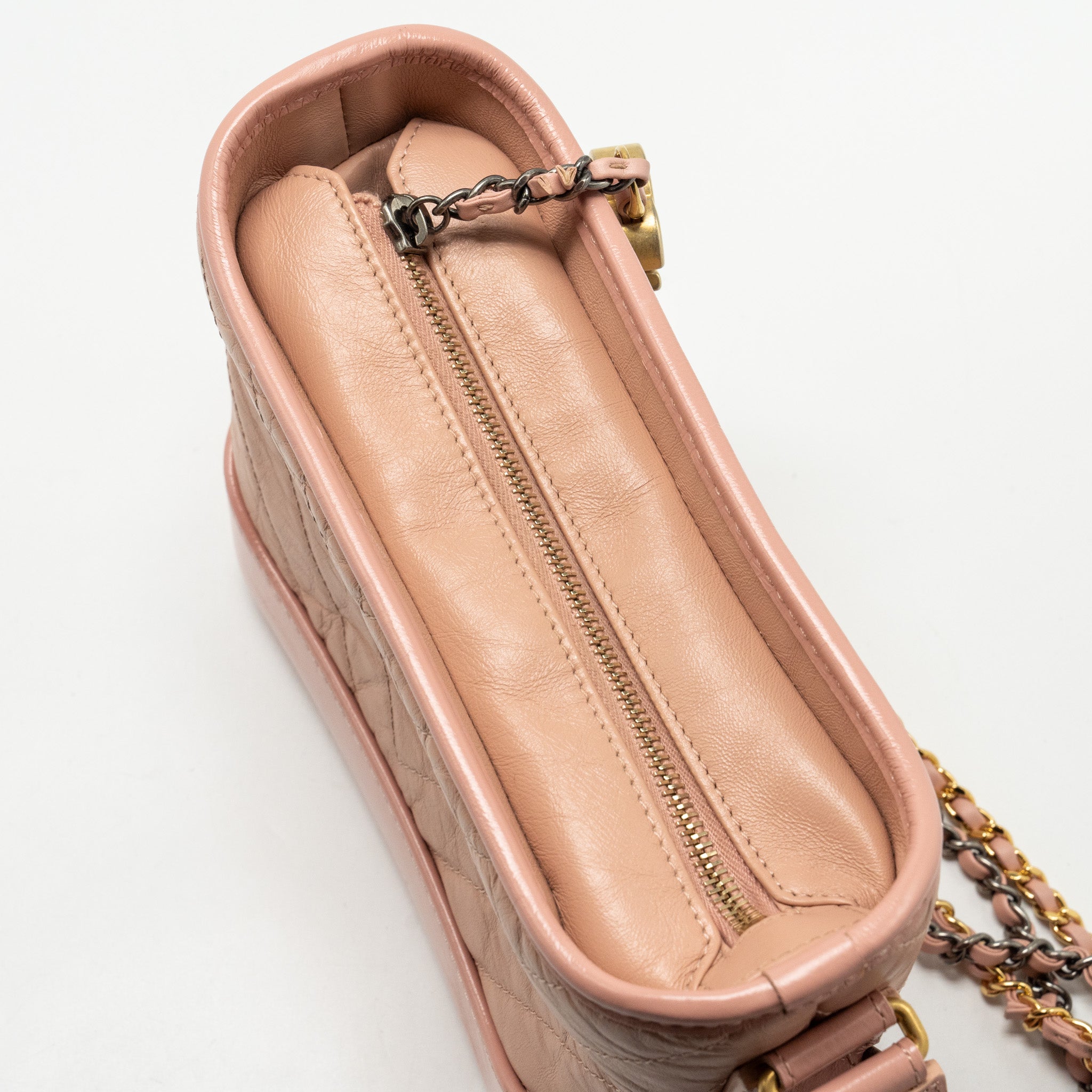 CHANEL SMALL GABRIELLE HOBO BAG CHEVRON AGED CALFSKIN PINK MULTICOLOUR HARDWARE