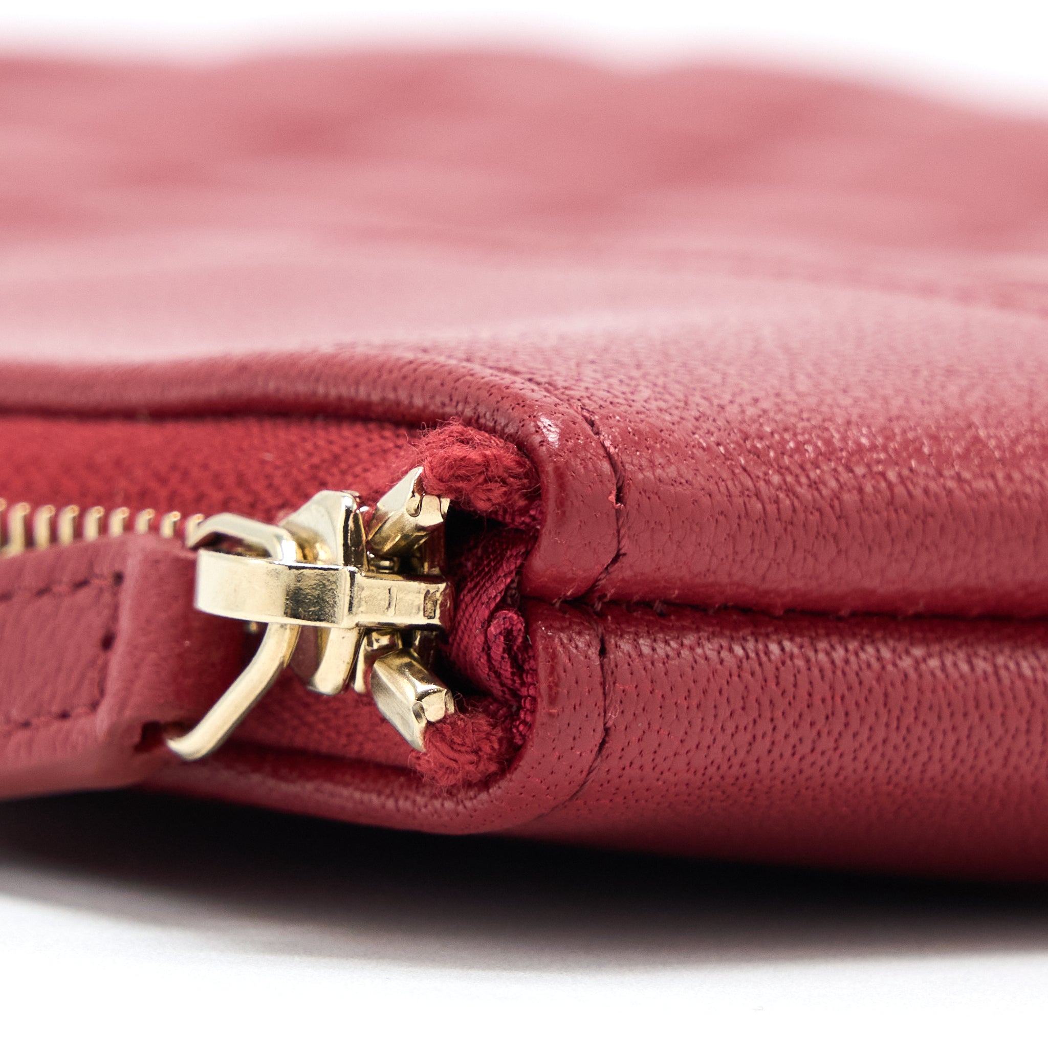 CHANEL CC LOGO QUILTED ZIP POUCH/CLUTCH CALFSKIN RED GHW