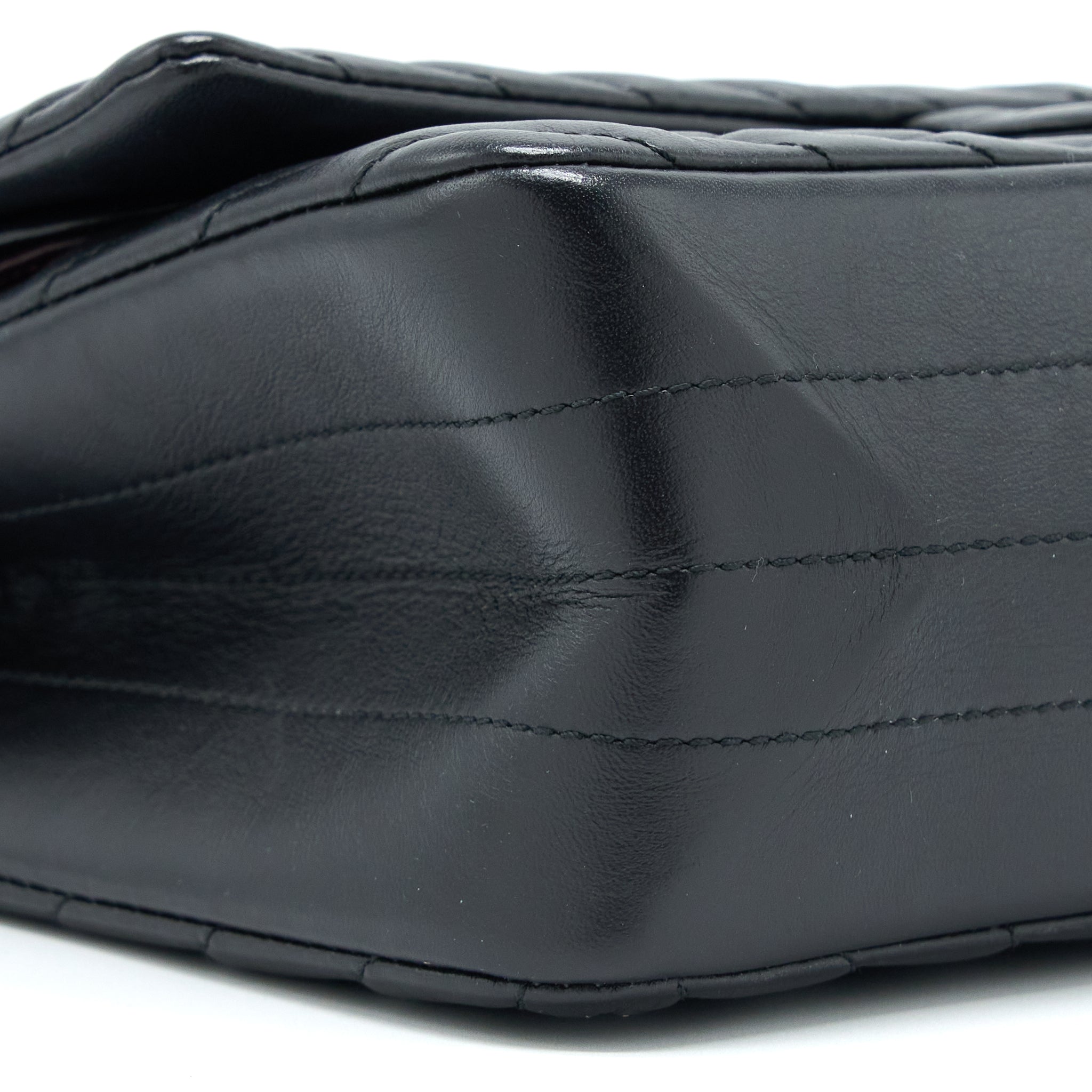 CHANEL 2.55 REISSUE SMALL DOUBLE FLAP BAG CHEVRON AGED CALFSKIN BLACK WITH BLACK HARDWARE