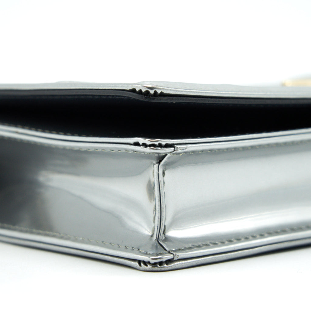 DIOR DIORAMA WALLET ON CHAIN IN METALLIC SILVER GHW