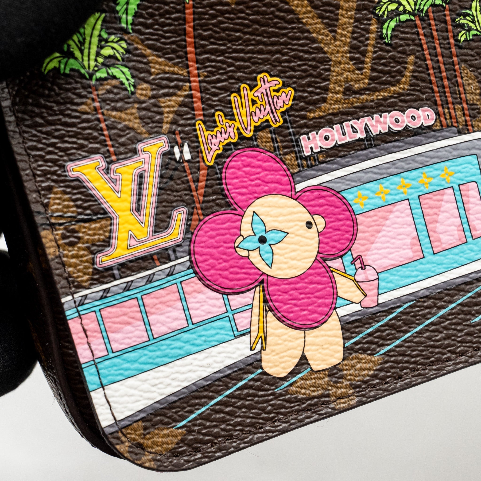 LOUIS VUITTON POCHETTE FELICIE LIMITED EDITION VIVIENNE MASCOT ON HOLLYWOOD DRIVE MONOGRAM CANVAS GHW