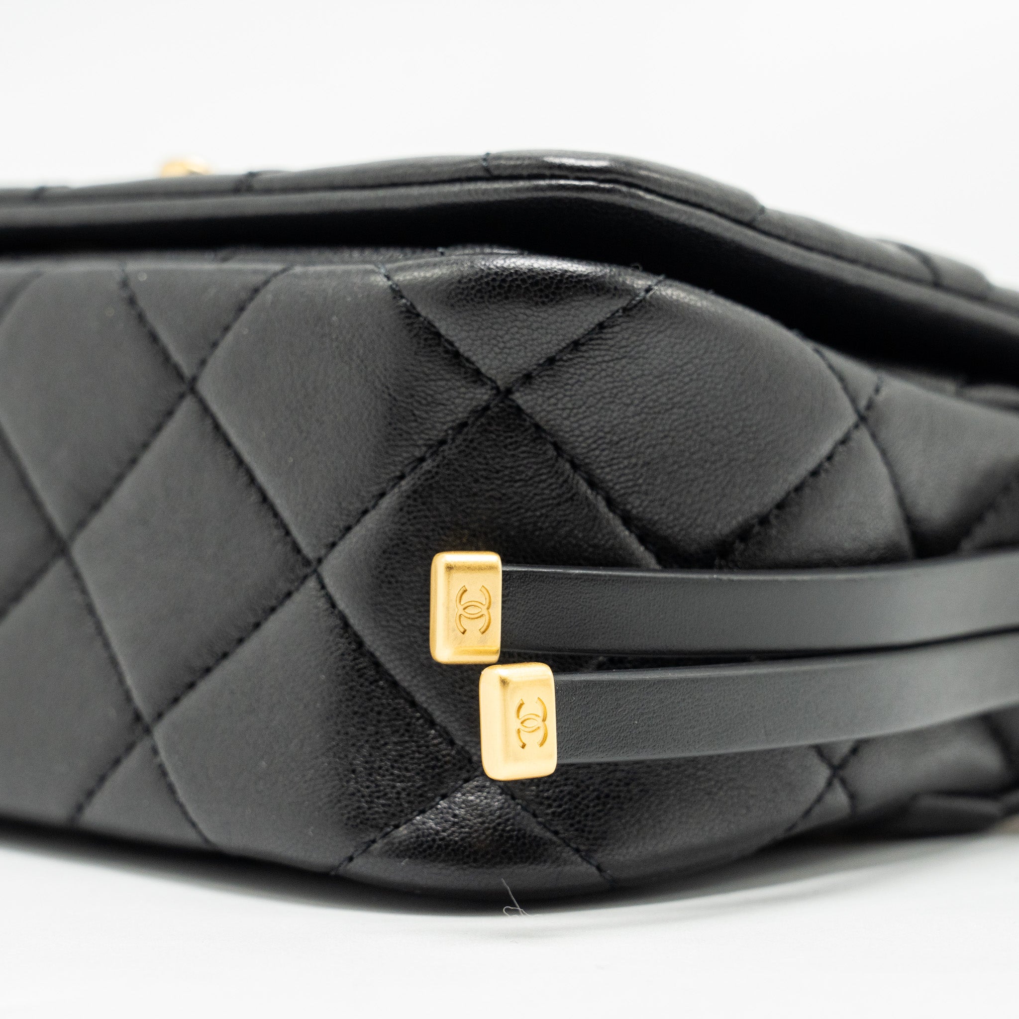 CHANEL 23B DETAIL CHAINS QUILTED FLAP BAG LAMBSKIN BLACK GHW(MICROCHIP)