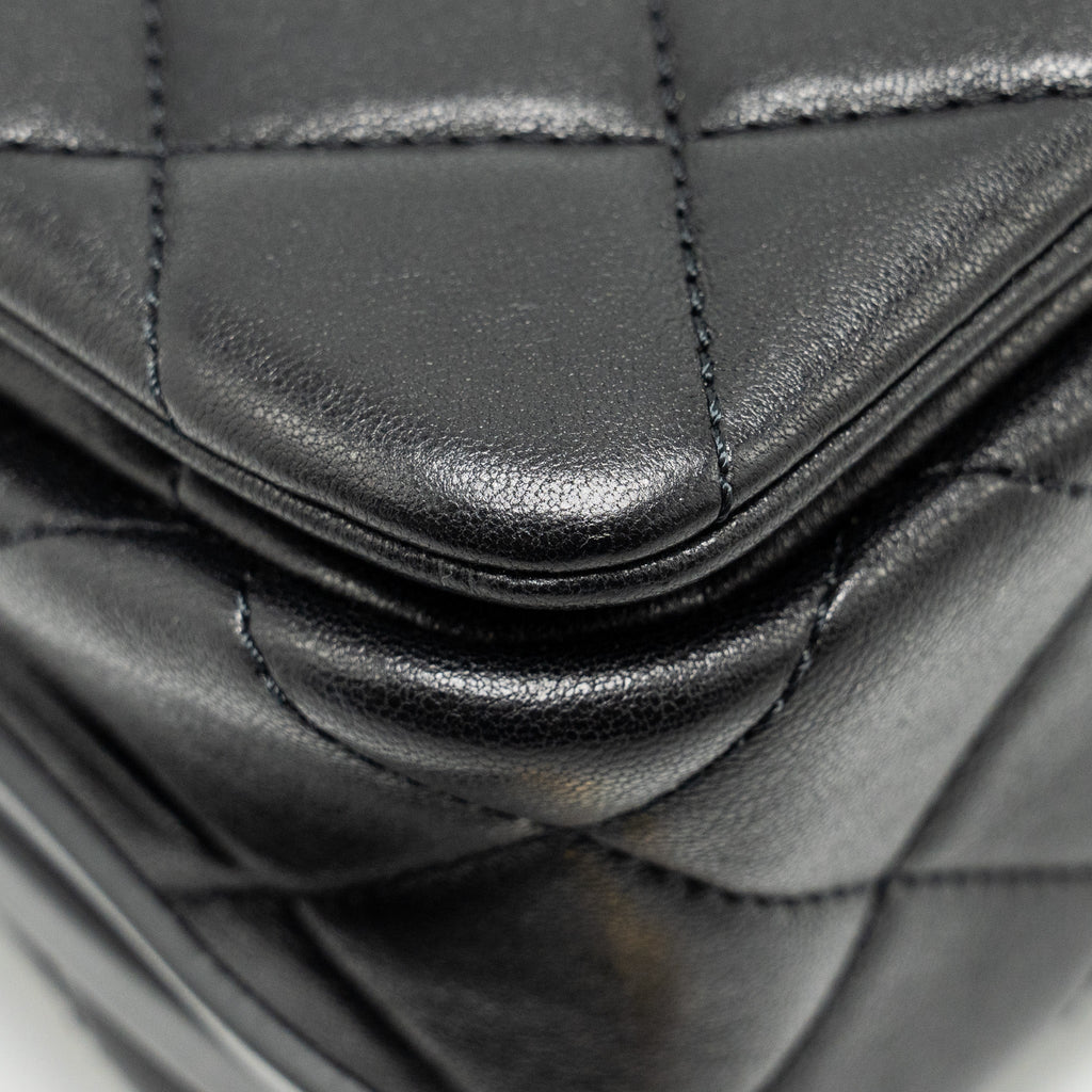 CHANEL 23B DETAIL CHAINS QUILTED FLAP BAG LAMBSKIN BLACK GHW(MICROCHIP)