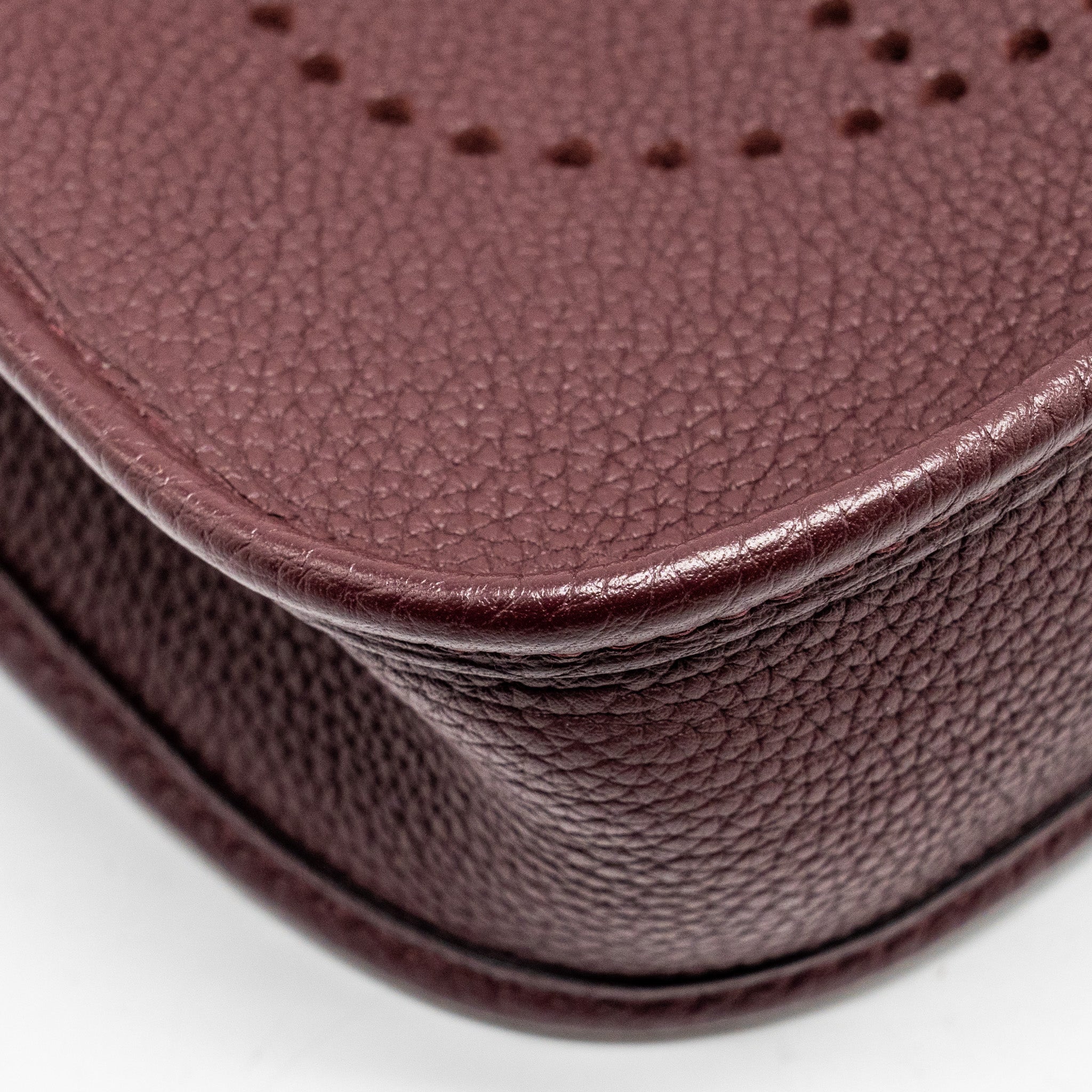 HERMES MINI EVELYNE TAURILLON MAURICE BORDEAUX GHW