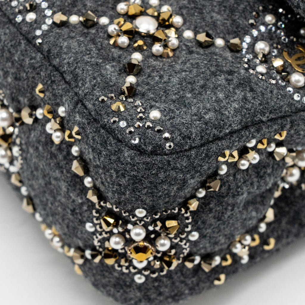 CHANEL 21A PEARL STRASS CRYSTAL MEDIUM CLASSIC DOUBLE FLAP BAG FABRIC GREY LGHW