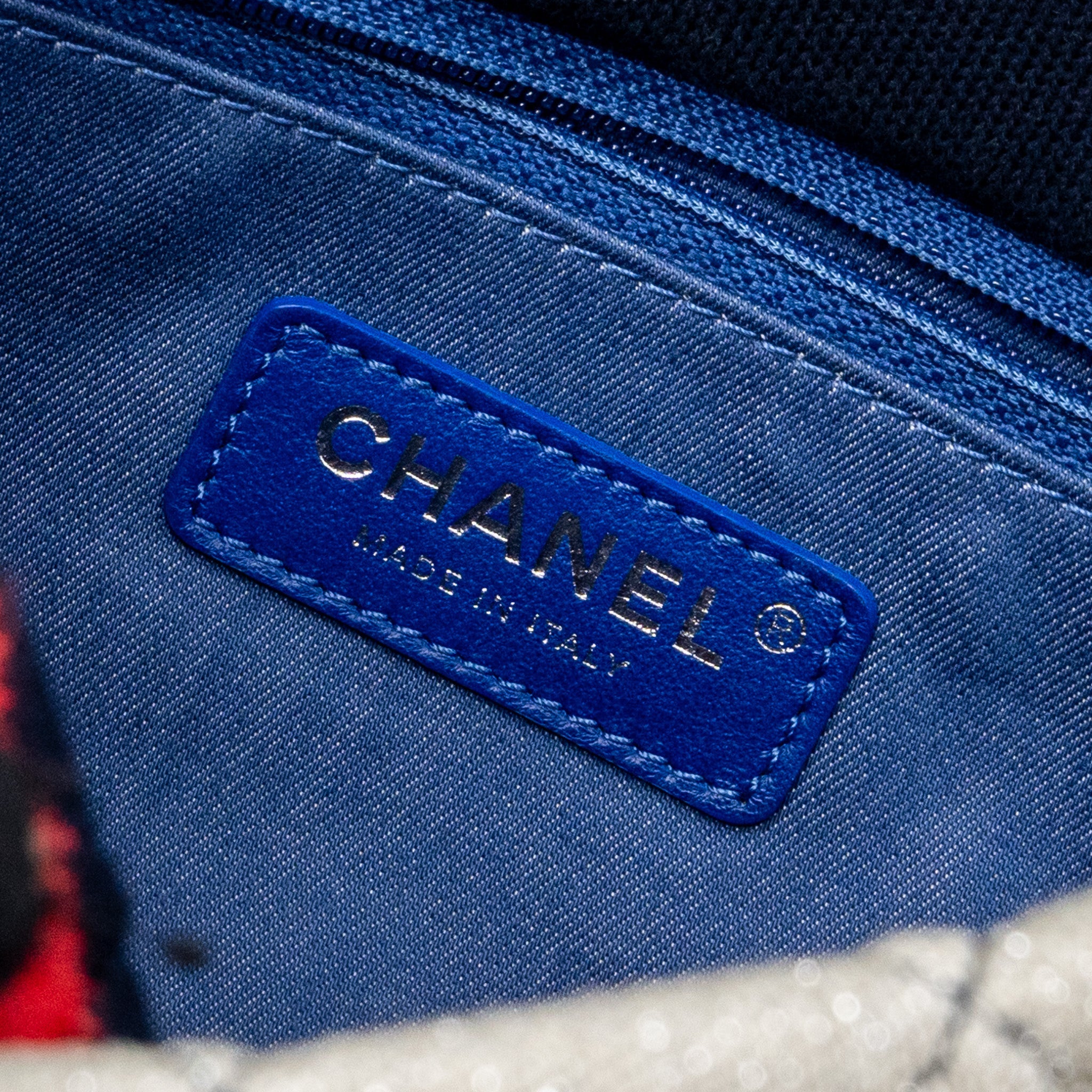 CHANEL QUILTED FLAP BAG FABRIC MULTICOLOUR BLUE / RED / WHITE SHW