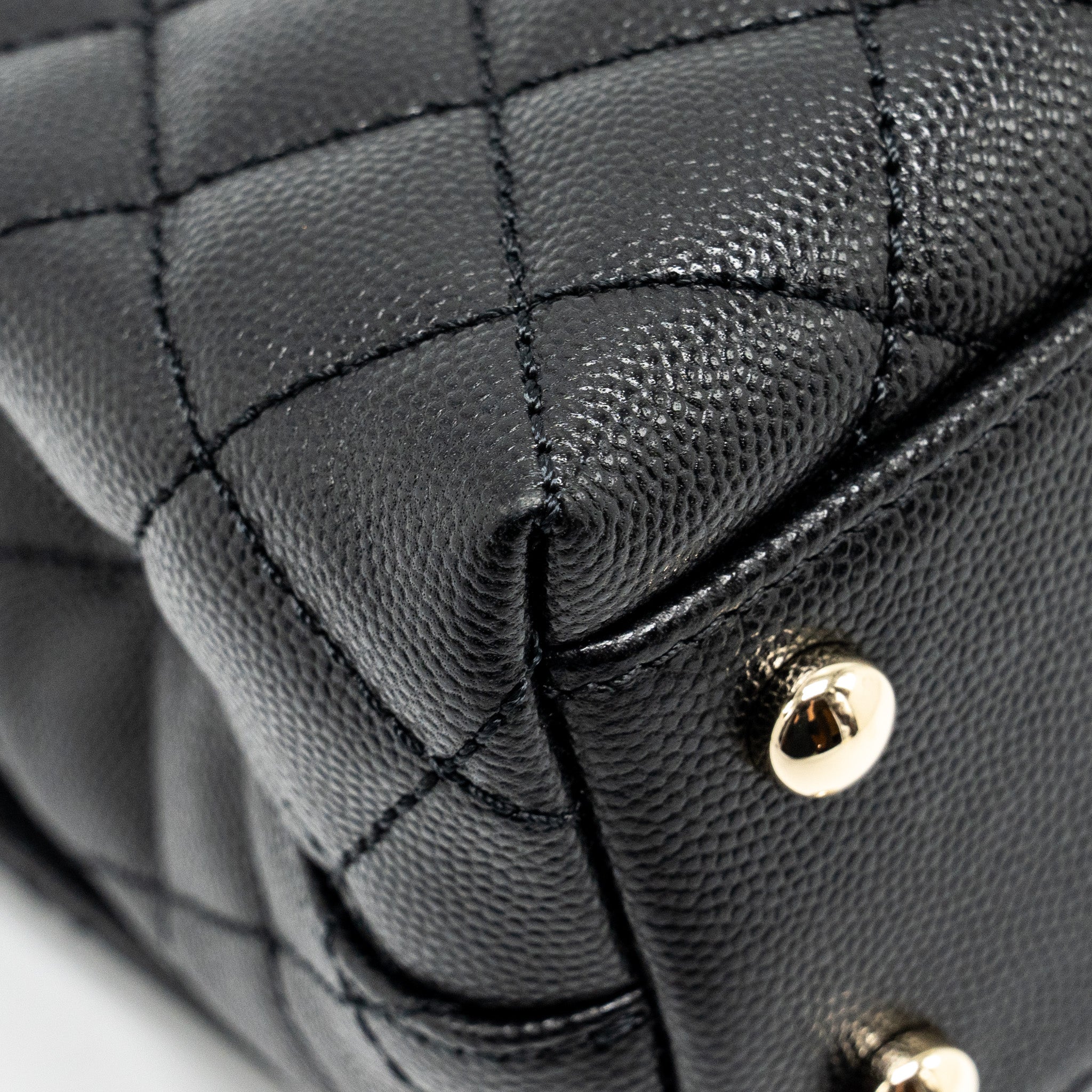 CHANEL SMALL COCO HANDLE CAVIAR BLACK LGHW (MICROCHIP)
