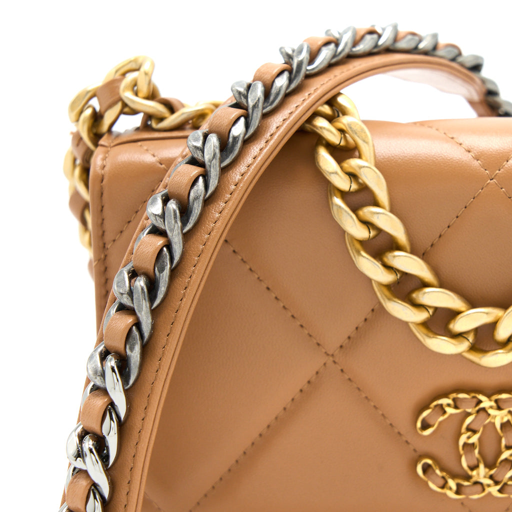 CHANEL 19 WALLET ON CHAIN LAMBSKIN CARAMEL MULTICOLOUR HARDWARE (MICROCHIP)