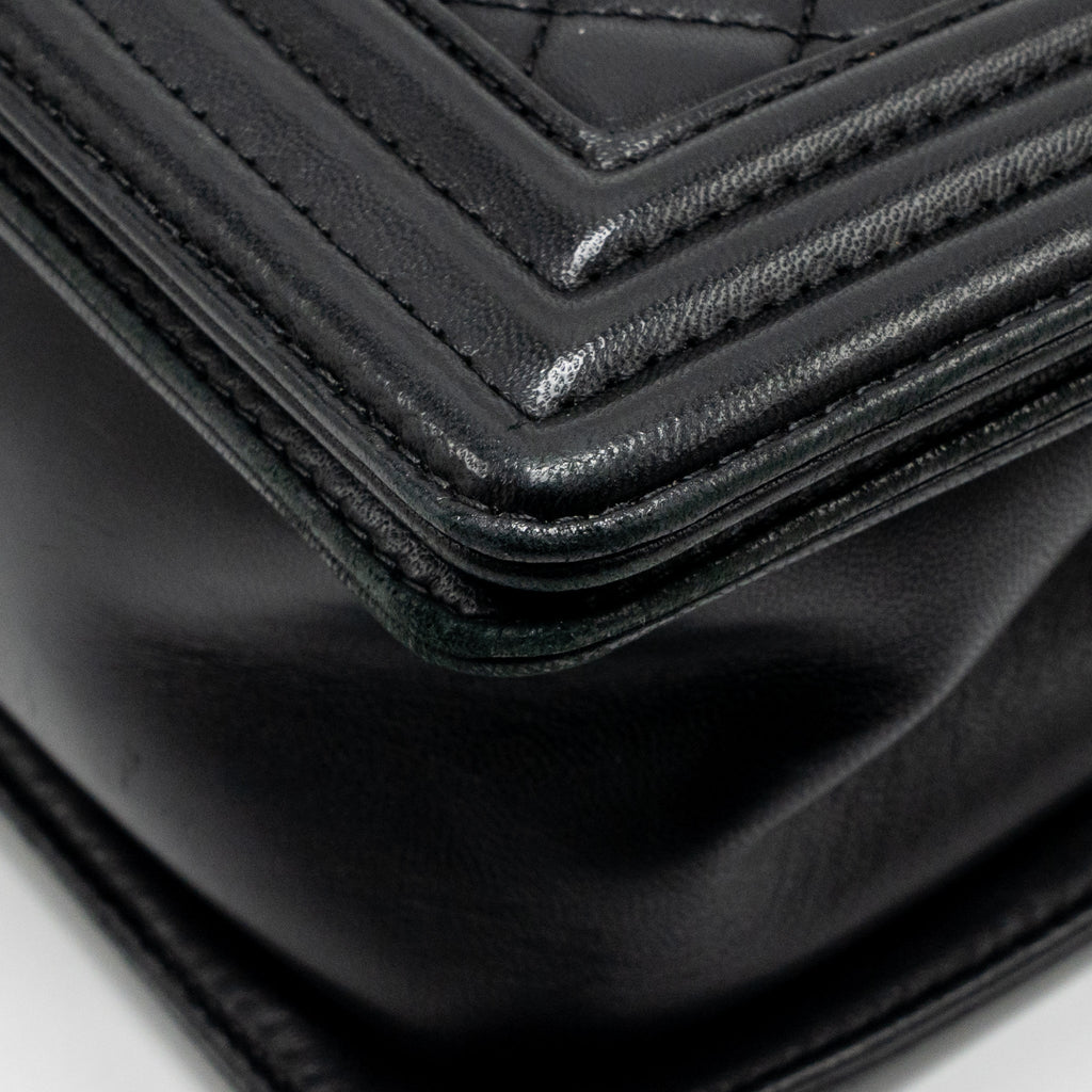 CHANEL MEDIUM BOY BAG LAMBSKIN BLACK GHW