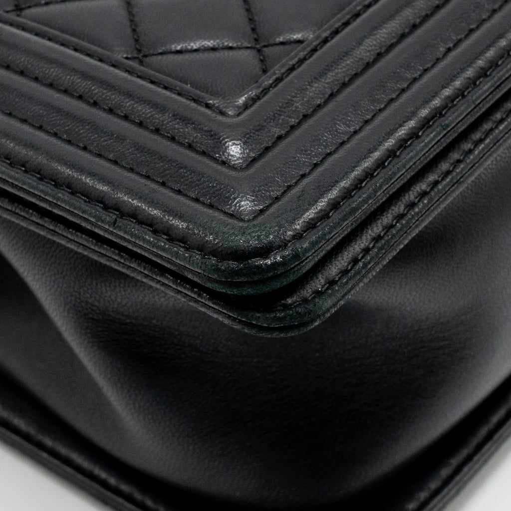 CHANEL MEDIUM BOY BAG LAMBSKIN BLACK GHW