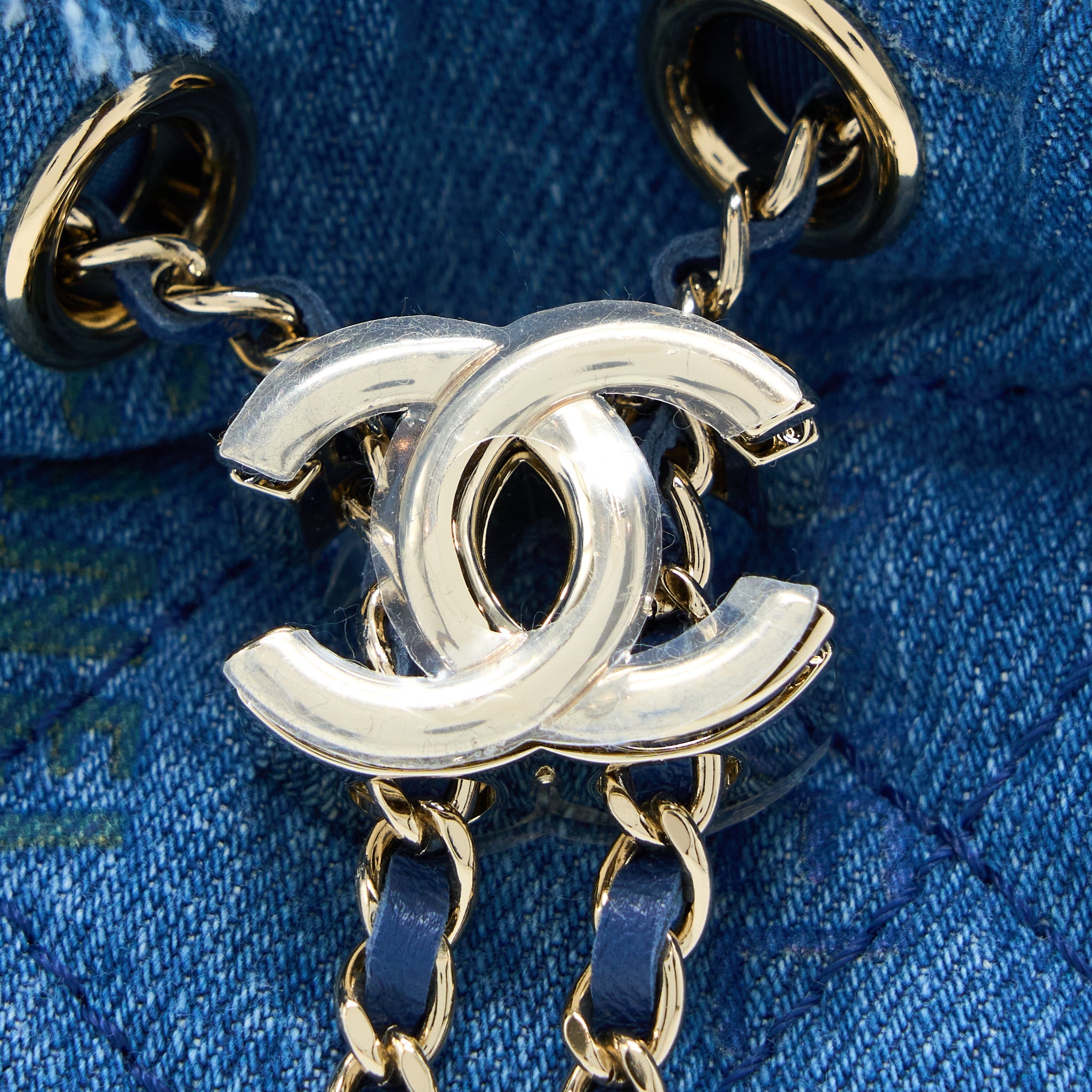 CHANEL 22P SMALL BLUE DENIM BUCKET BAG LGHW (MICROCHIP)