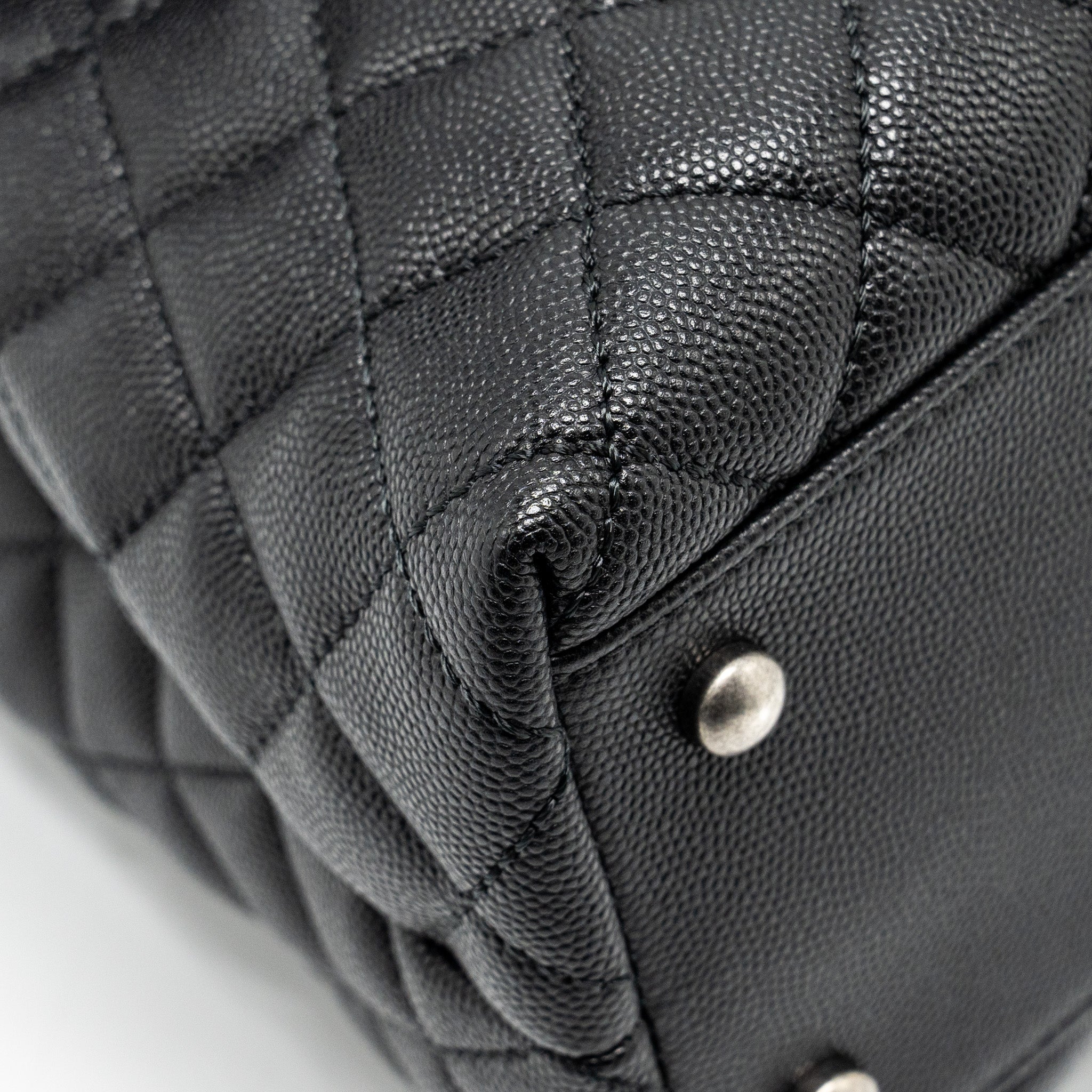 CHANEL LARGE COCO HANDLE CAVIAR BLACK RUTHENIUM HARDWARE