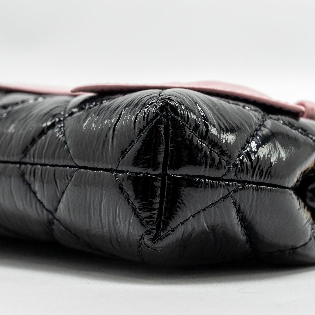 CHANEL 24A BOWKNOT CLUTCH WITH CHAIN PATENT CRUMPLED LAMBSKIN/SHINY LAMBSKIN BLACK/PINK GHW (MICROCHIP)
