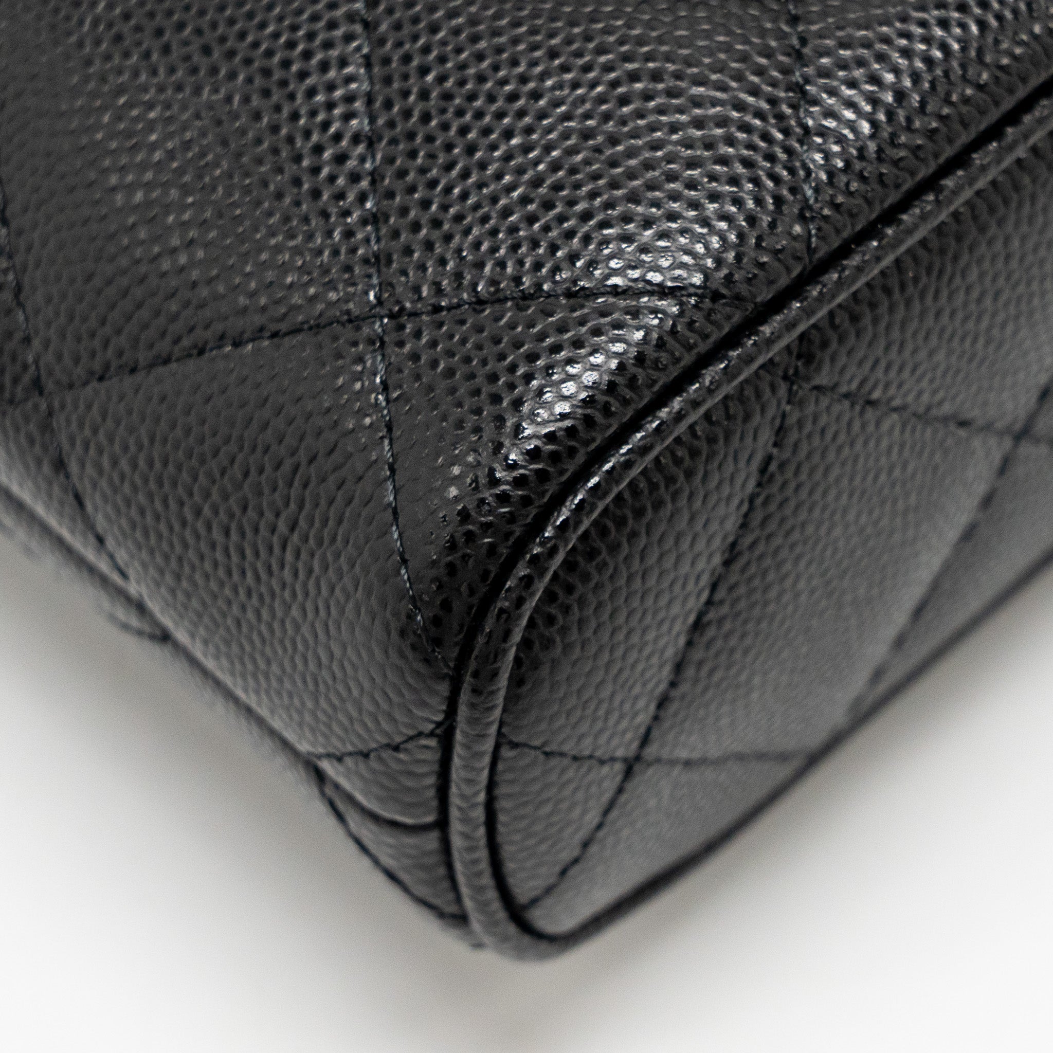 CHANEL FOLD FLAP VANITY CLUTCH WITH CHAIN CAVIAR BLACK GHW (MICROCHIP)