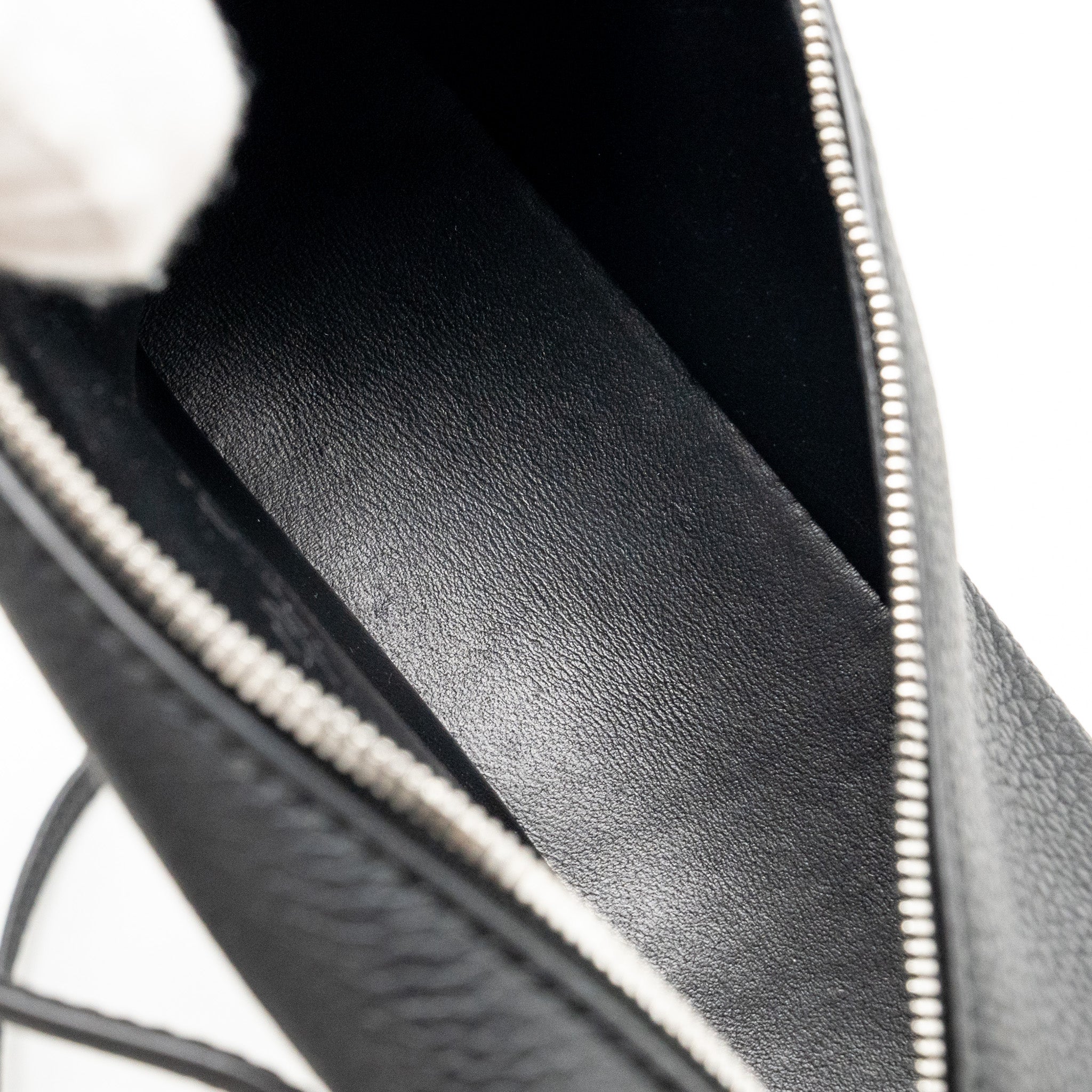 LORO PIANA EXTRA POCKET L19 GRAINED CALFSKIN BLACK SHW