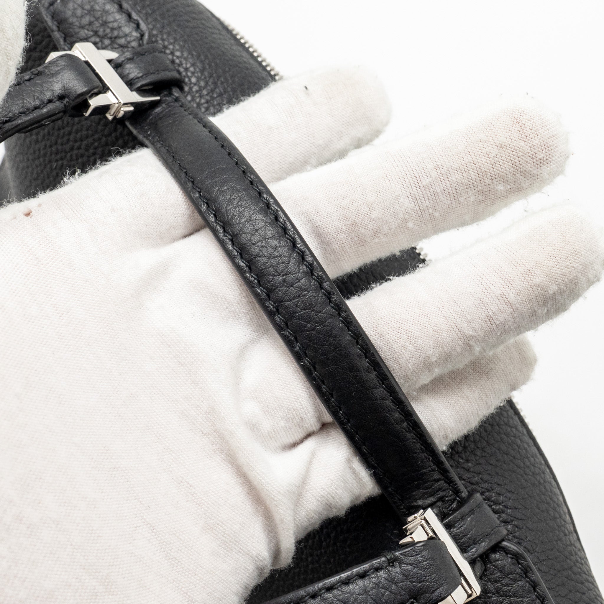 LORO PIANA EXTRA POCKET L19 GRAINED CALFSKIN BLACK SHW