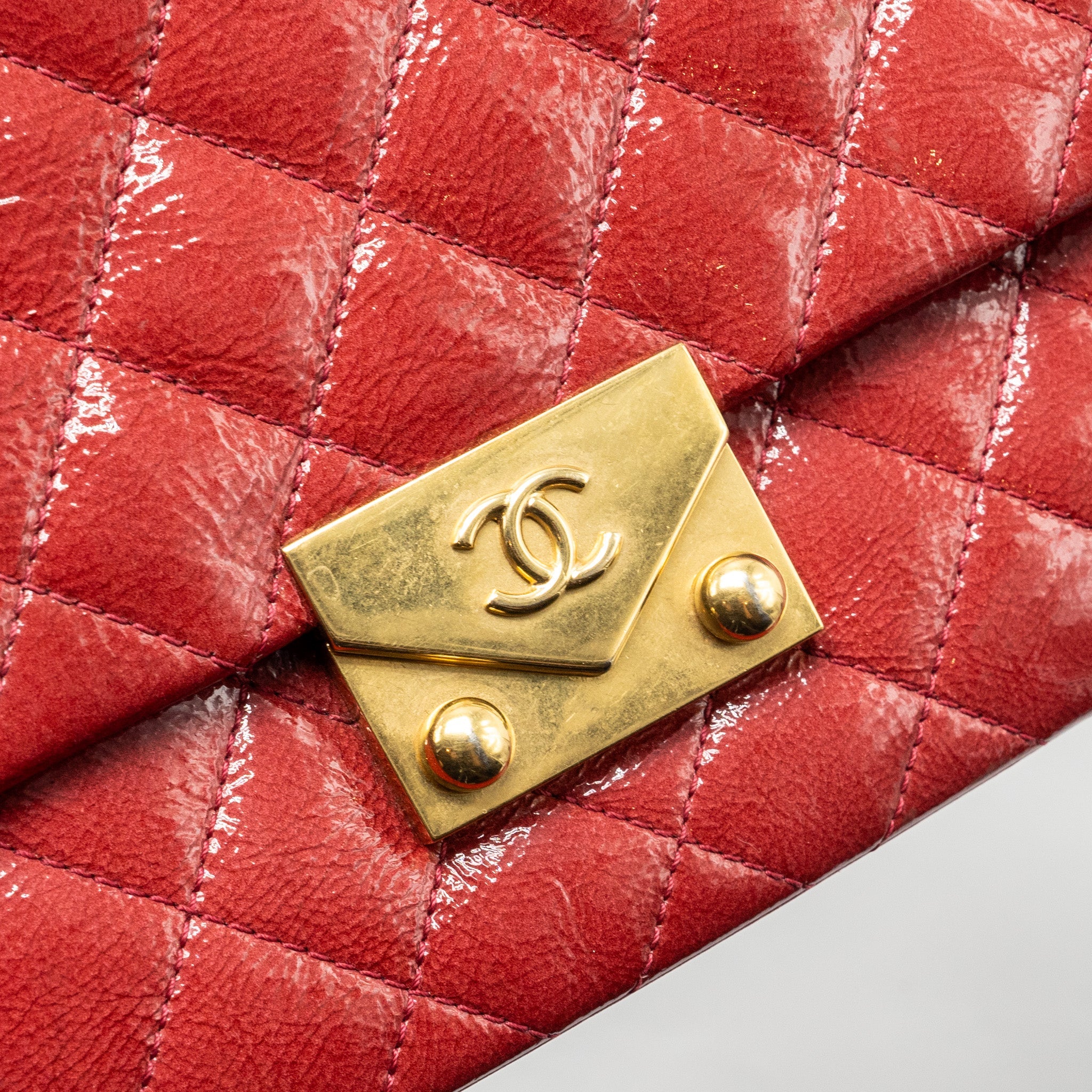 CHANEL SEASONAL FLAP BAG PATENT GOATSKIN/LAMBSKIN RED GHW