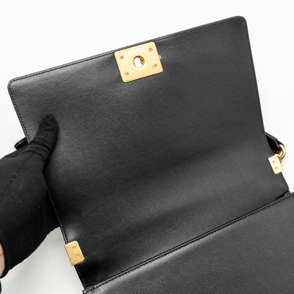 CHANEL NEW MEDIUM BOY BAG CAVIAR BLACK GHW (MICROCHIP)