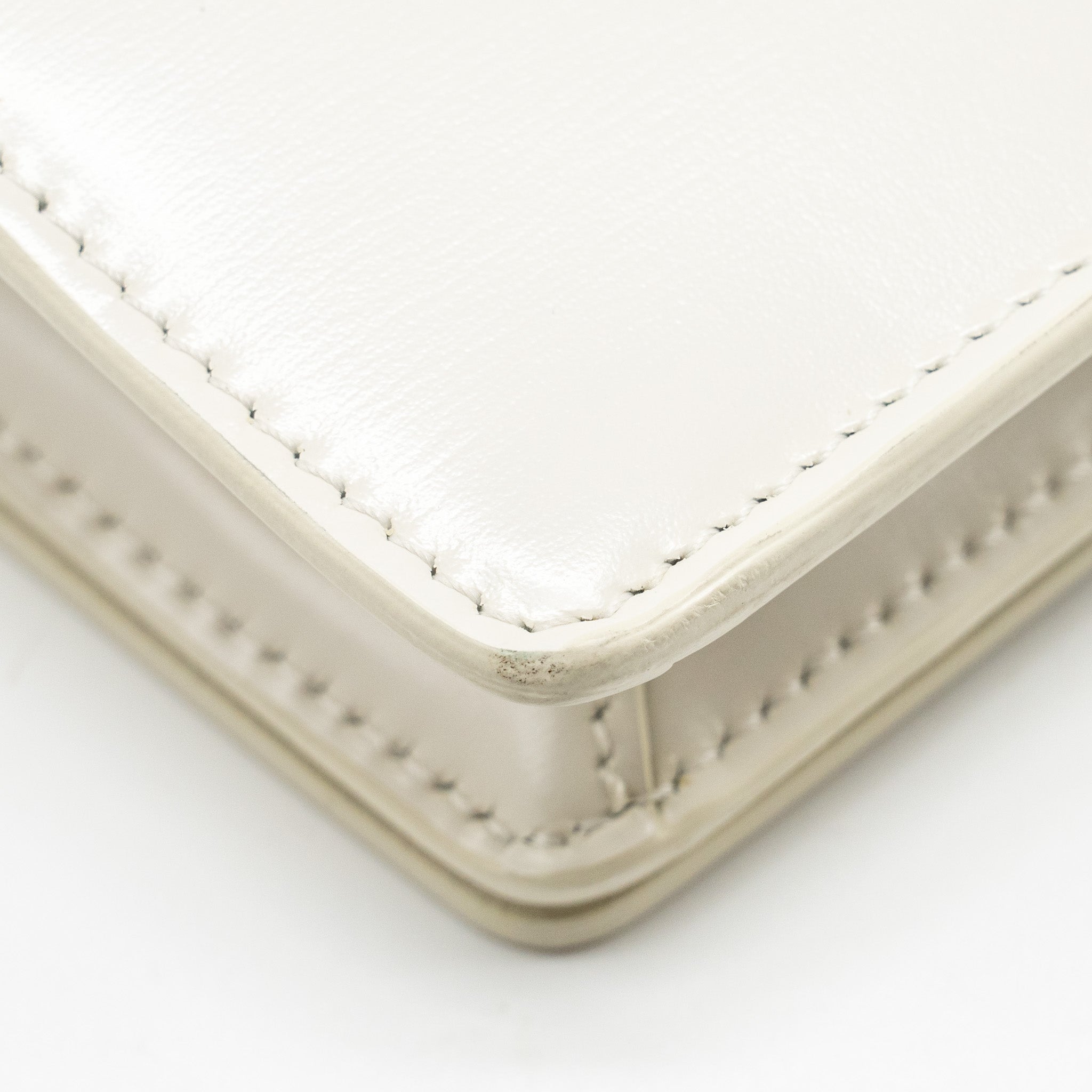 CELINE TRAPEZE TRIOMPHE SHOULDER BAG SHINY CALFSKIN WHITE SHW