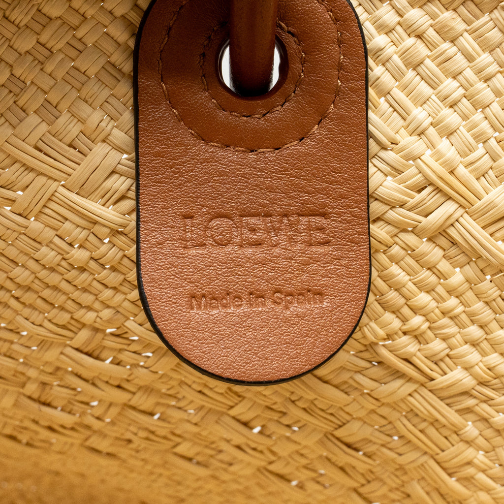 LOEWE SMALL ANAGRAM BASKET BAG IRACA PALM/CALFSKIN NATURAL/TAN