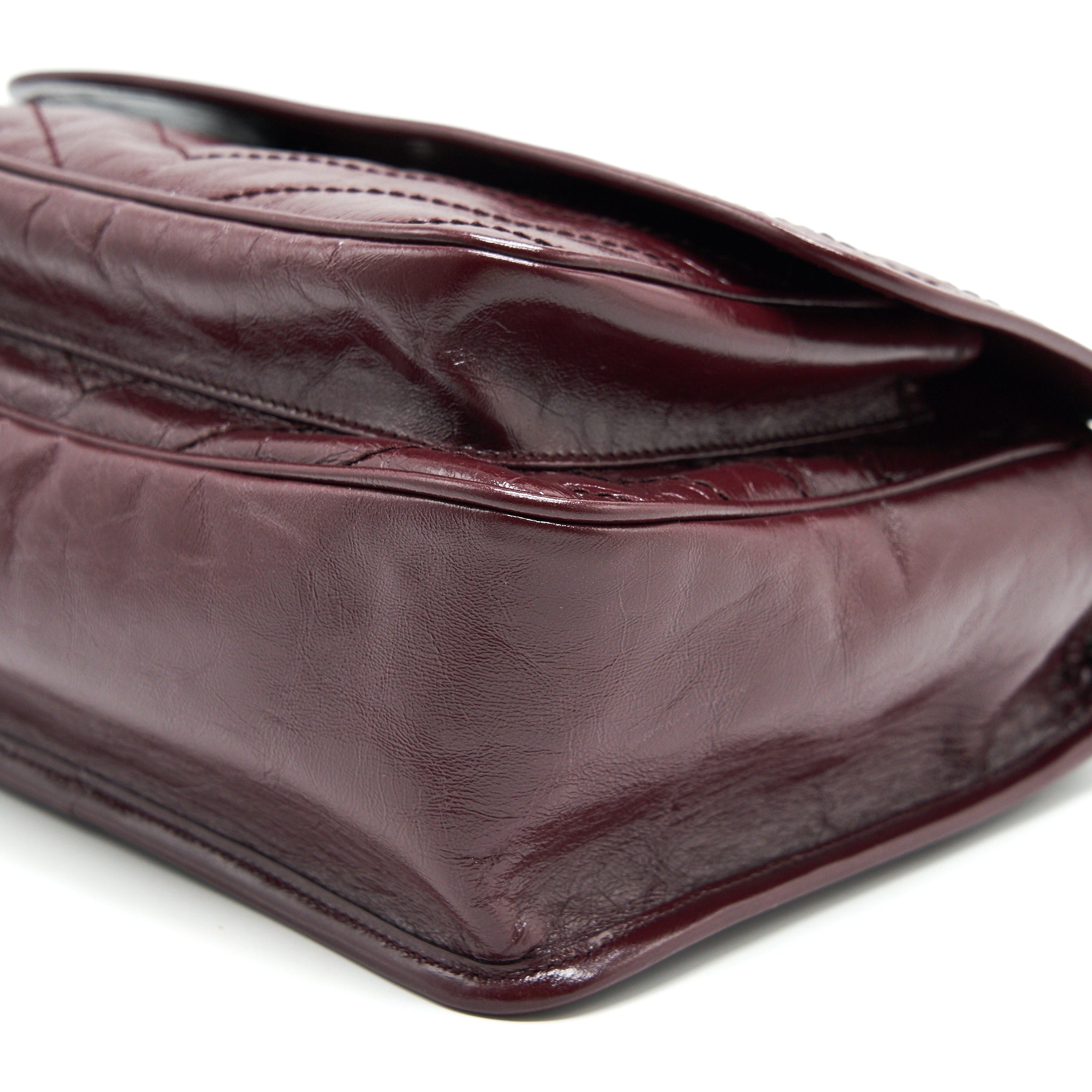 SAINT LAURENT MEDIUM NIKI SHINNY LEATHER BURGUNDY