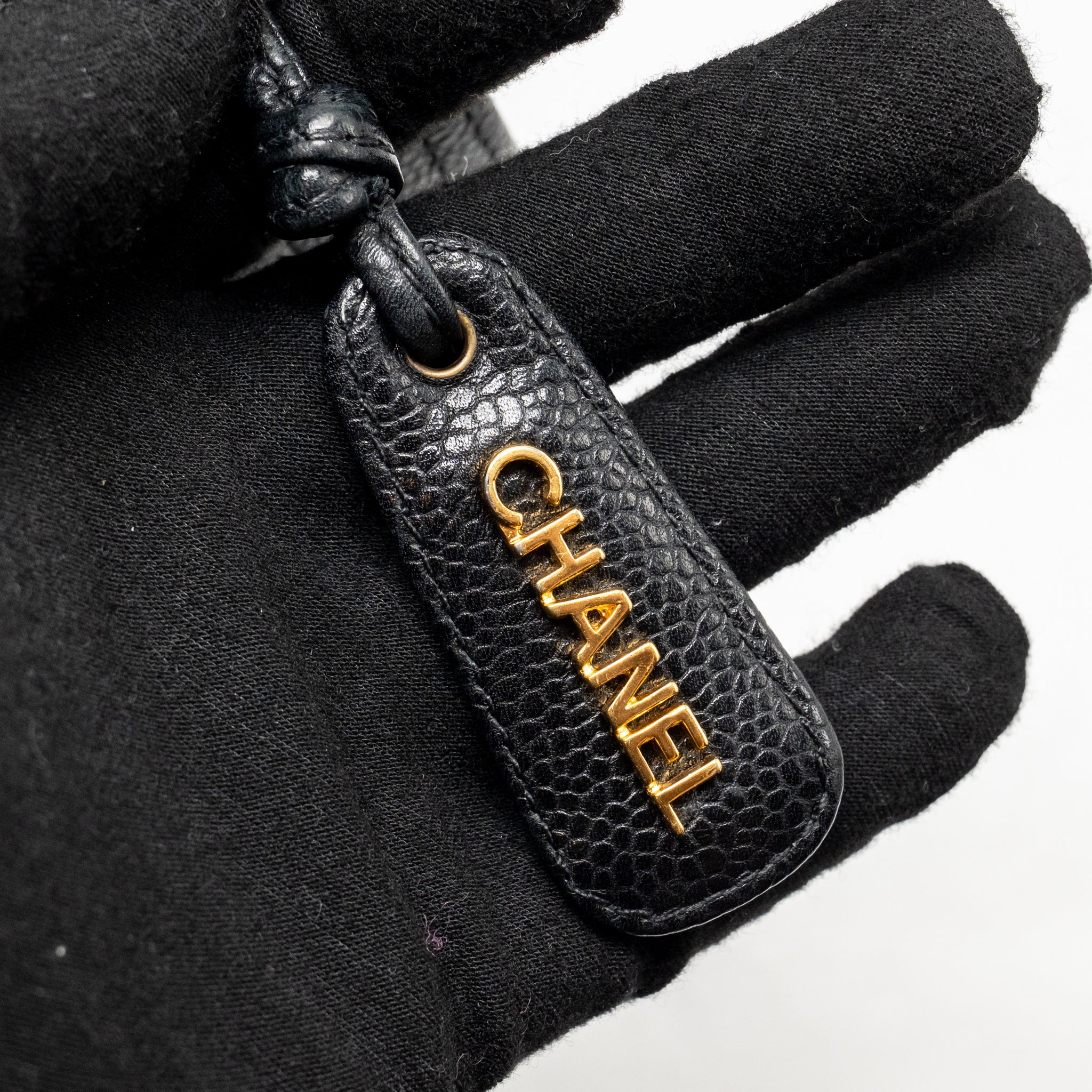 CHANEL QUILTEDE ZIP SHOULDER BAG CAVIAR BLACK GHW
