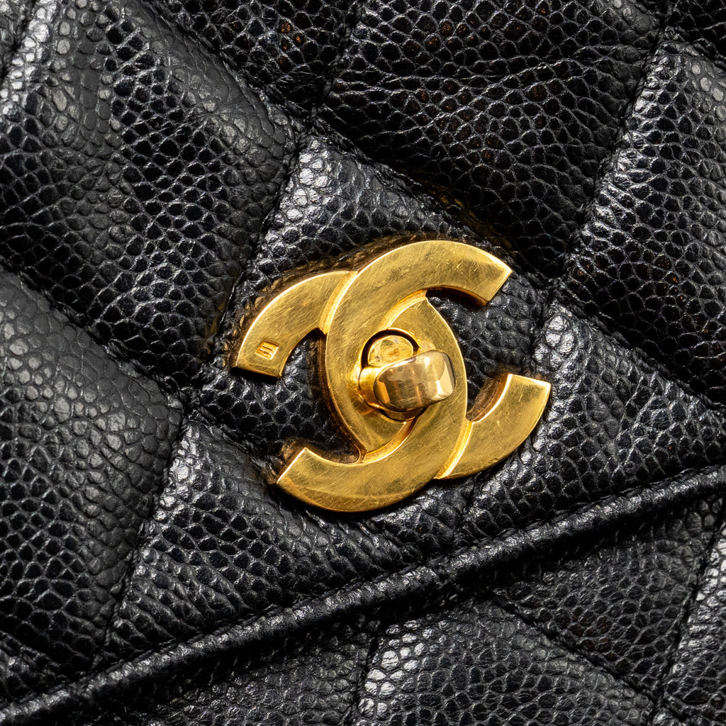 CHANEL QUILTEDE ZIP SHOULDER BAG CAVIAR BLACK GHW