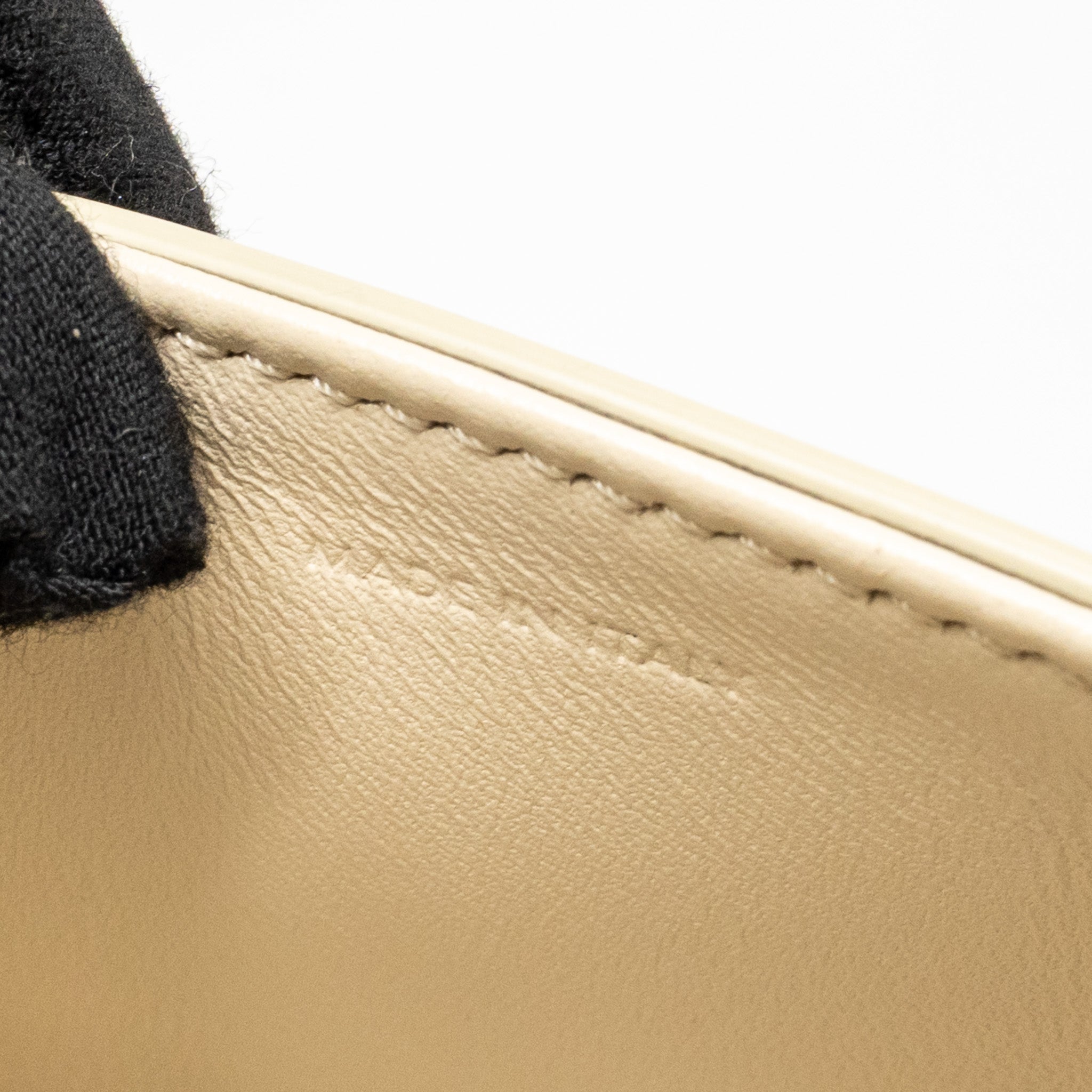 CELINE TRIOMPHE SHOUDER BAG SHINY CALFSKIN IVORY GHW