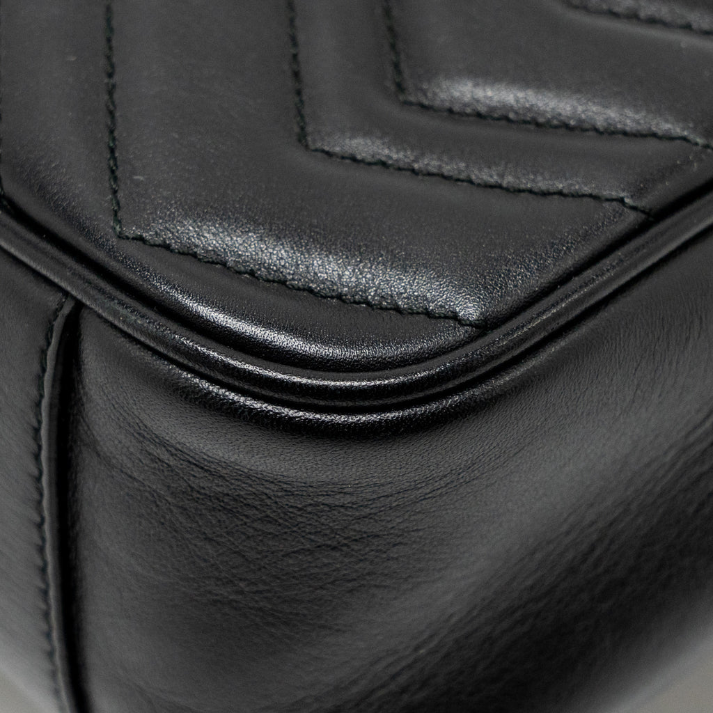 GUCCI MEDIUM GG MARMONT SHOULDER BAG CALFSKIN BLACK GHW