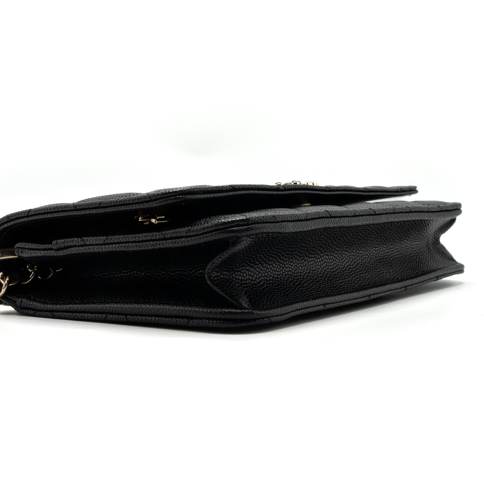 CHANEL 23K DETAILED CC LOGO WALLET ON CHAIN CAVIAR BLACK LGHW (MICROCHIP)