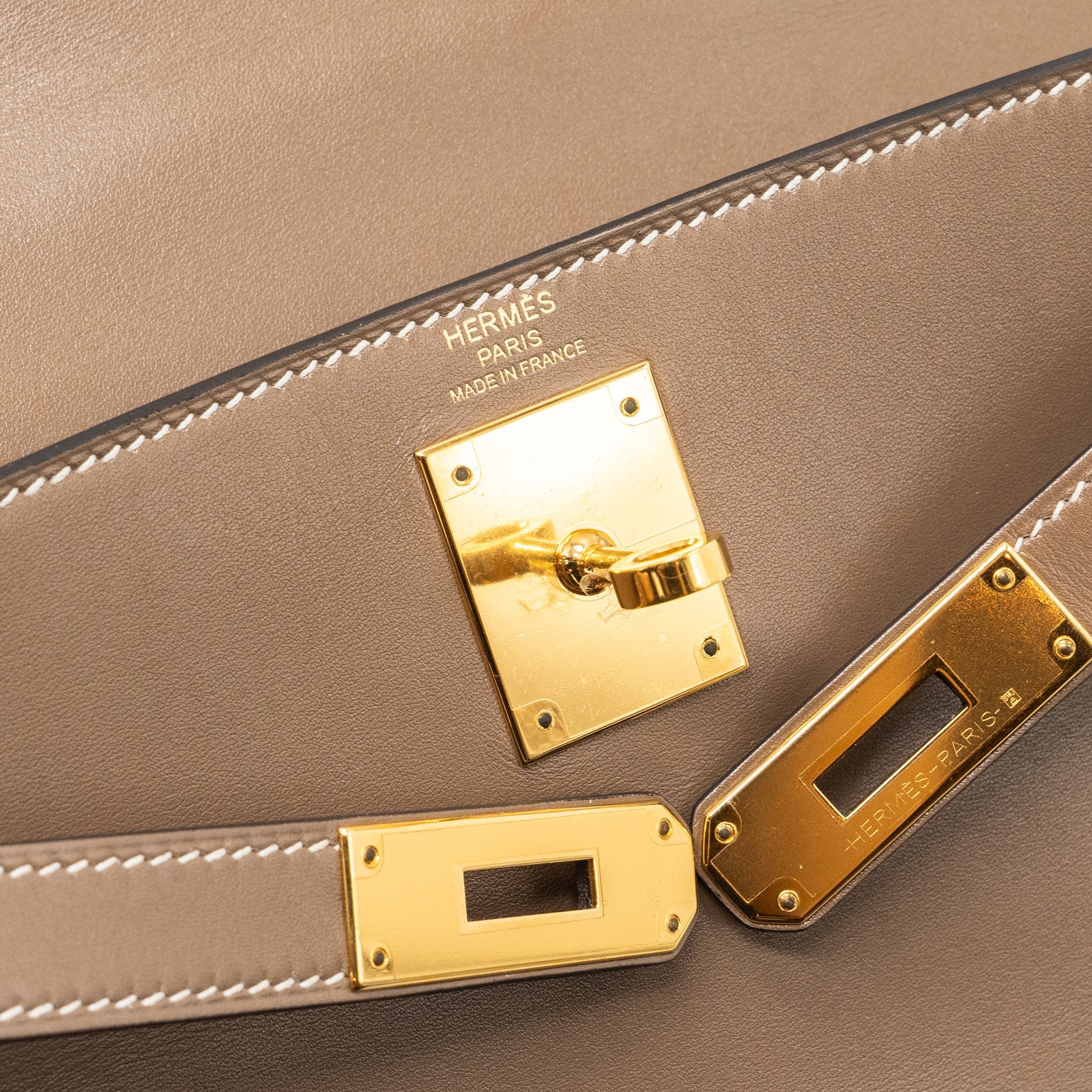 HERMES KELLY 28 TADELAKT ETOUPE GHW