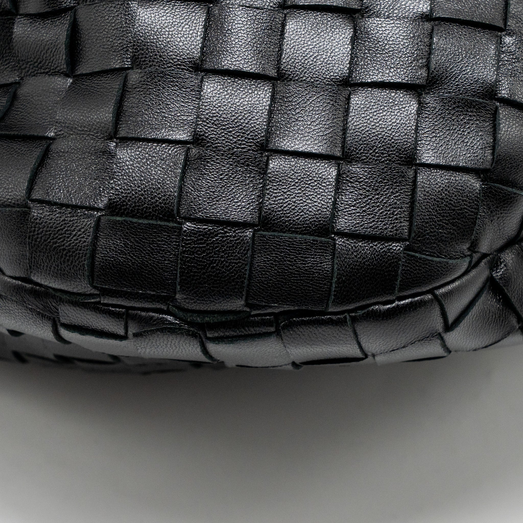 BOTTEGA VENETA SMALL JODIE INTRECCIATO LEATHER BLACK SHW