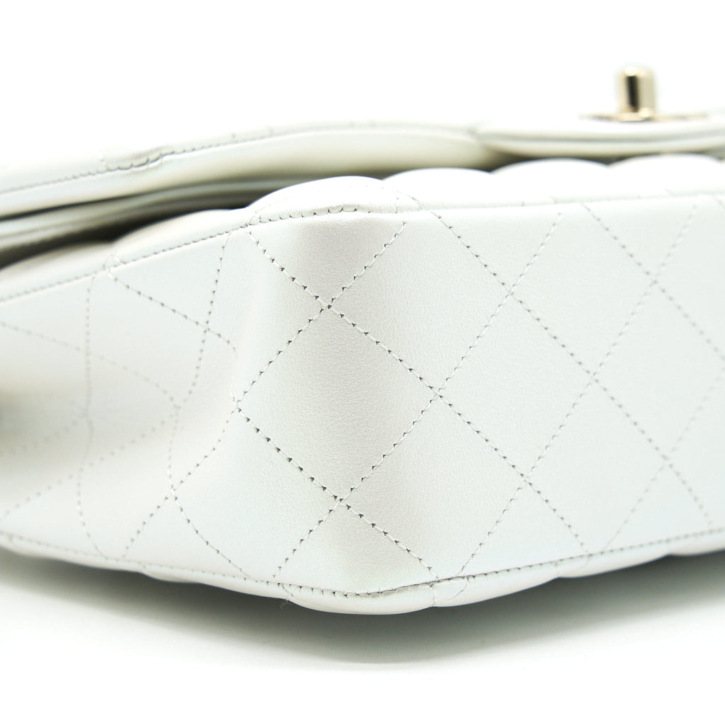CHANEL MEDIUM S21 IRIDESCENT WHITE CLASSIC BAG