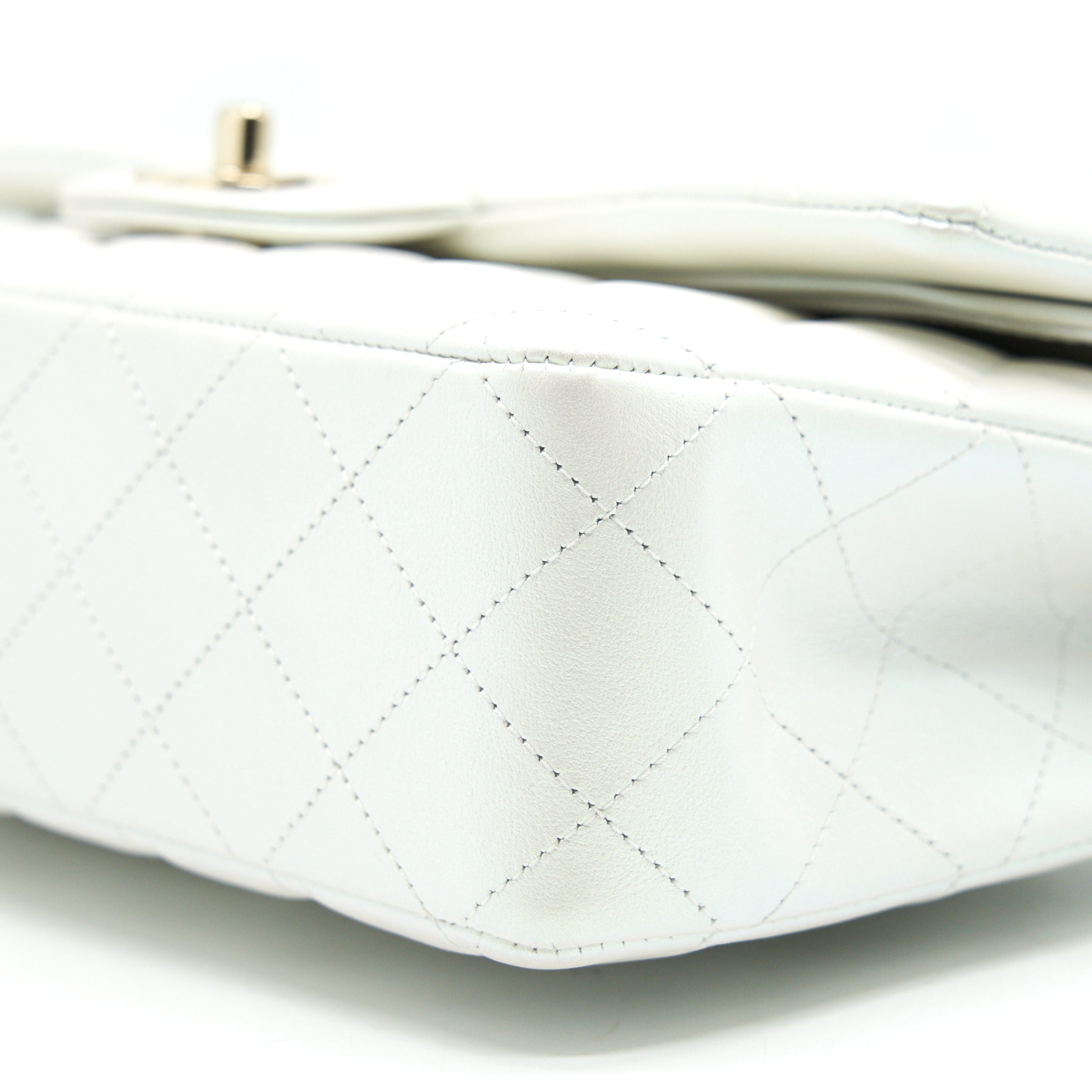 CHANEL MEDIUM S21 IRIDESCENT WHITE CLASSIC BAG