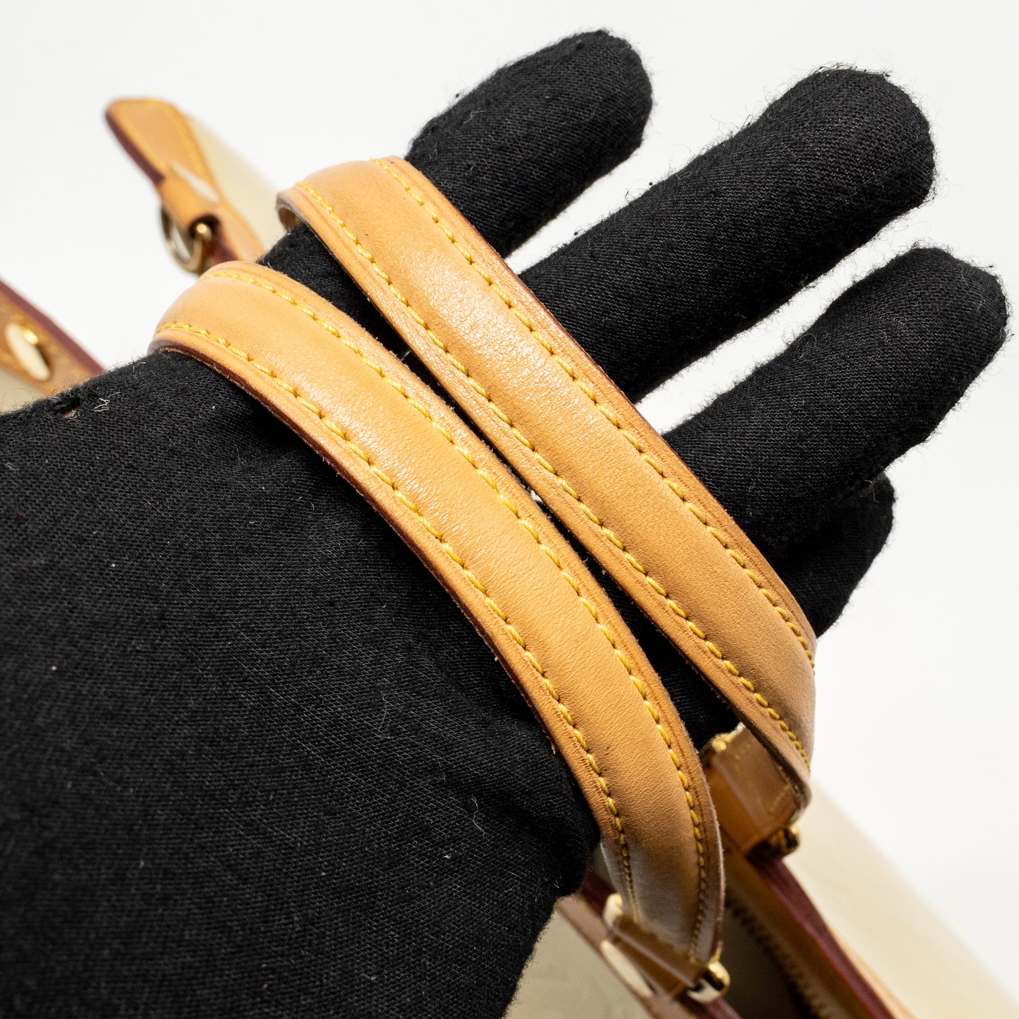 LOUIS VUITTON VERNIS BREA MM PATENT MONOGRAM LIGHT BEIGE GHW
