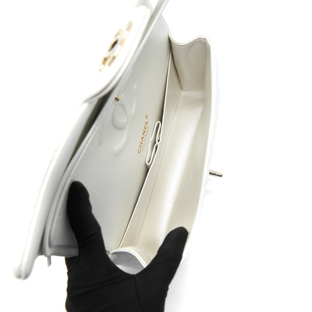 CHANEL MEDIUM S21 IRIDESCENT WHITE CLASSIC BAG