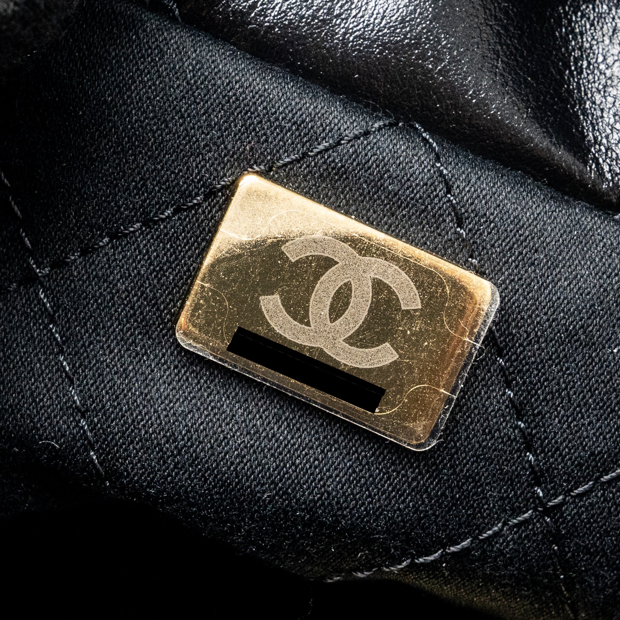 CHANEL MINI 22 BAG SHINY CALFSKIN BLACK GHW (MICROCHIP)